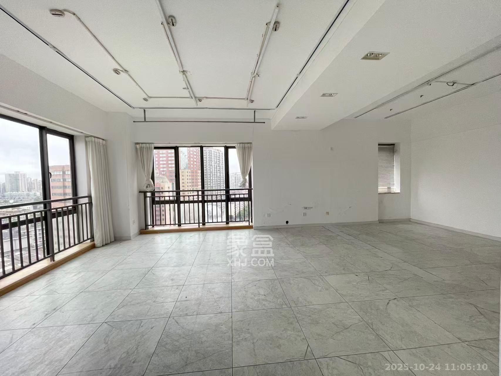 摩天一号  1室1厅1卫    2800.0元/月