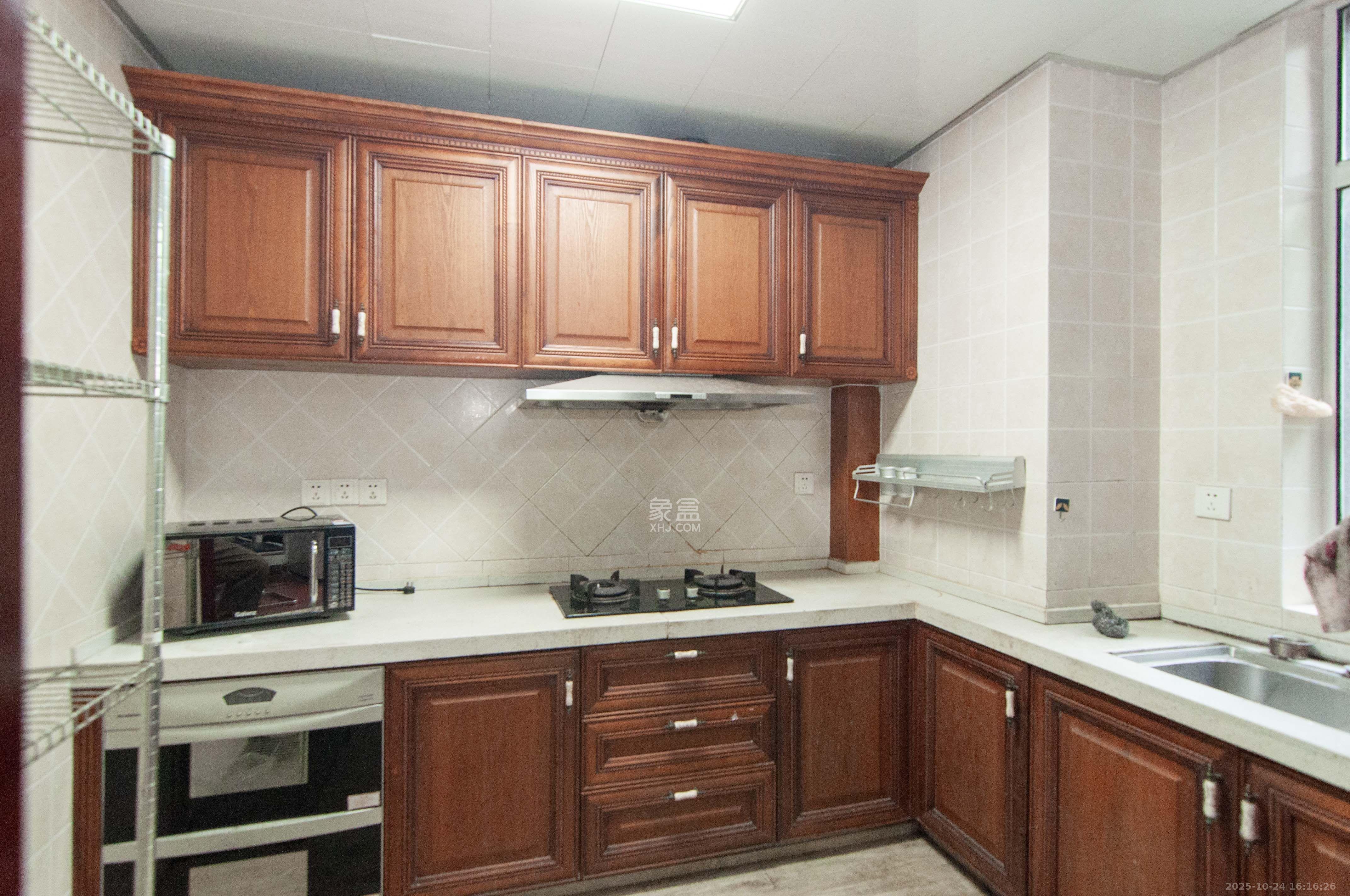 湘麓国际 4室2厅2卫 2300.0元/月 湘麓国际 4室2厅2卫 2300.0元/月室内图