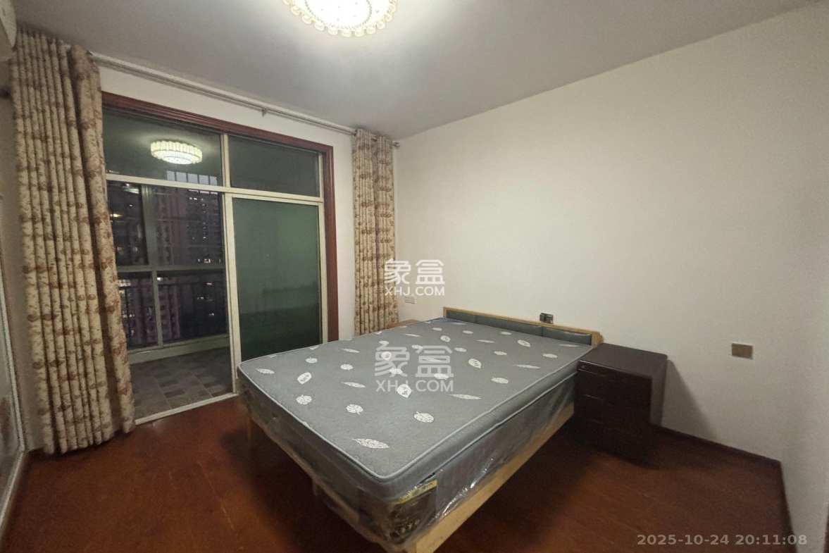 洞井二小区 3室2厅2卫 1800.0元/月 洞井二小区 3室2厅2卫 1800.0元/月室内图