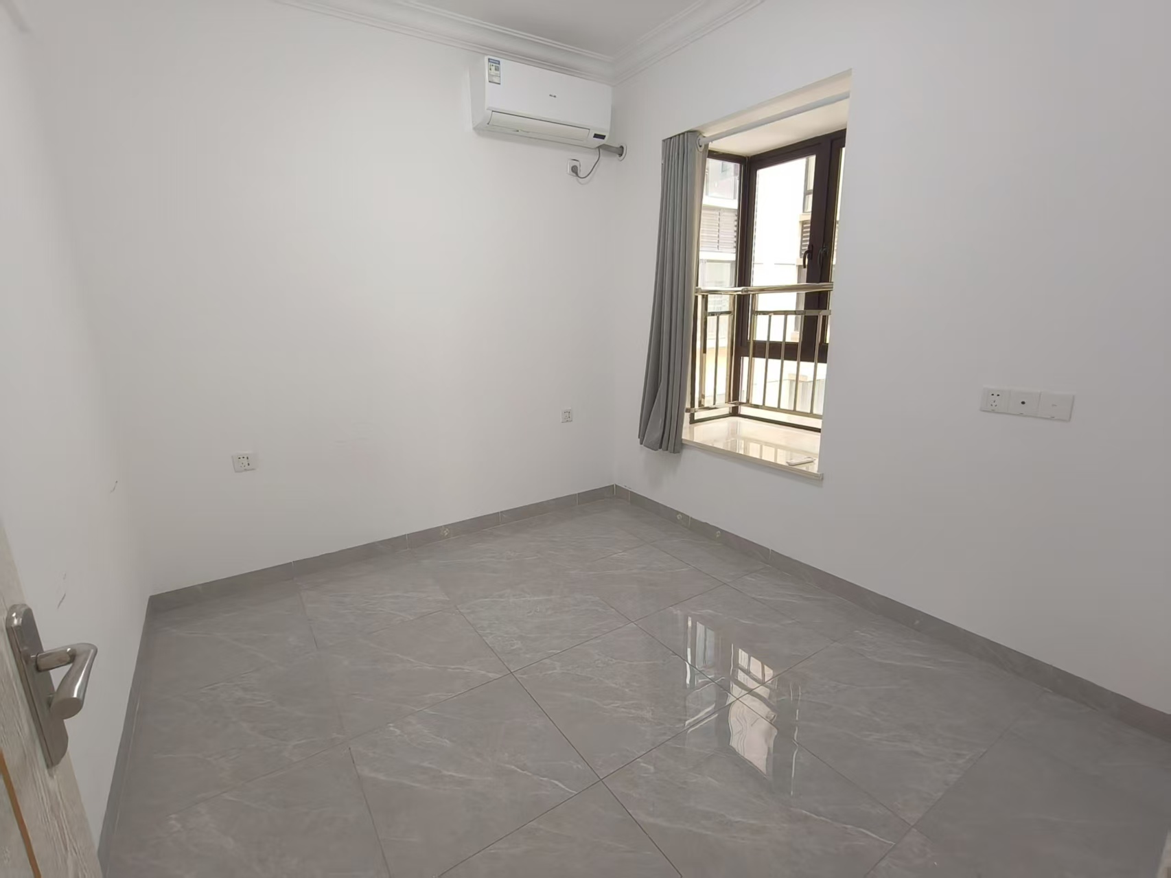 和风家园二期碧海居  3室2厅2卫    2500.0元/月室内图