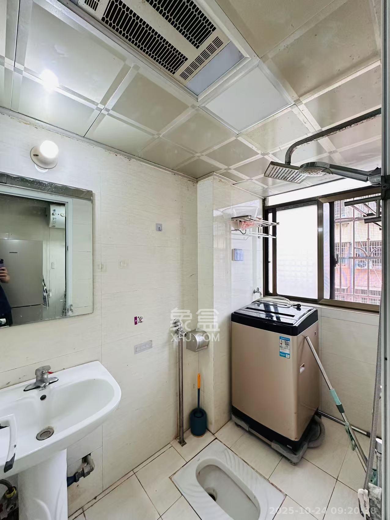 高岭小区 1室1厅1卫 1000.0元/月 高岭小区 1室1厅1卫 1000.0元/月室内图