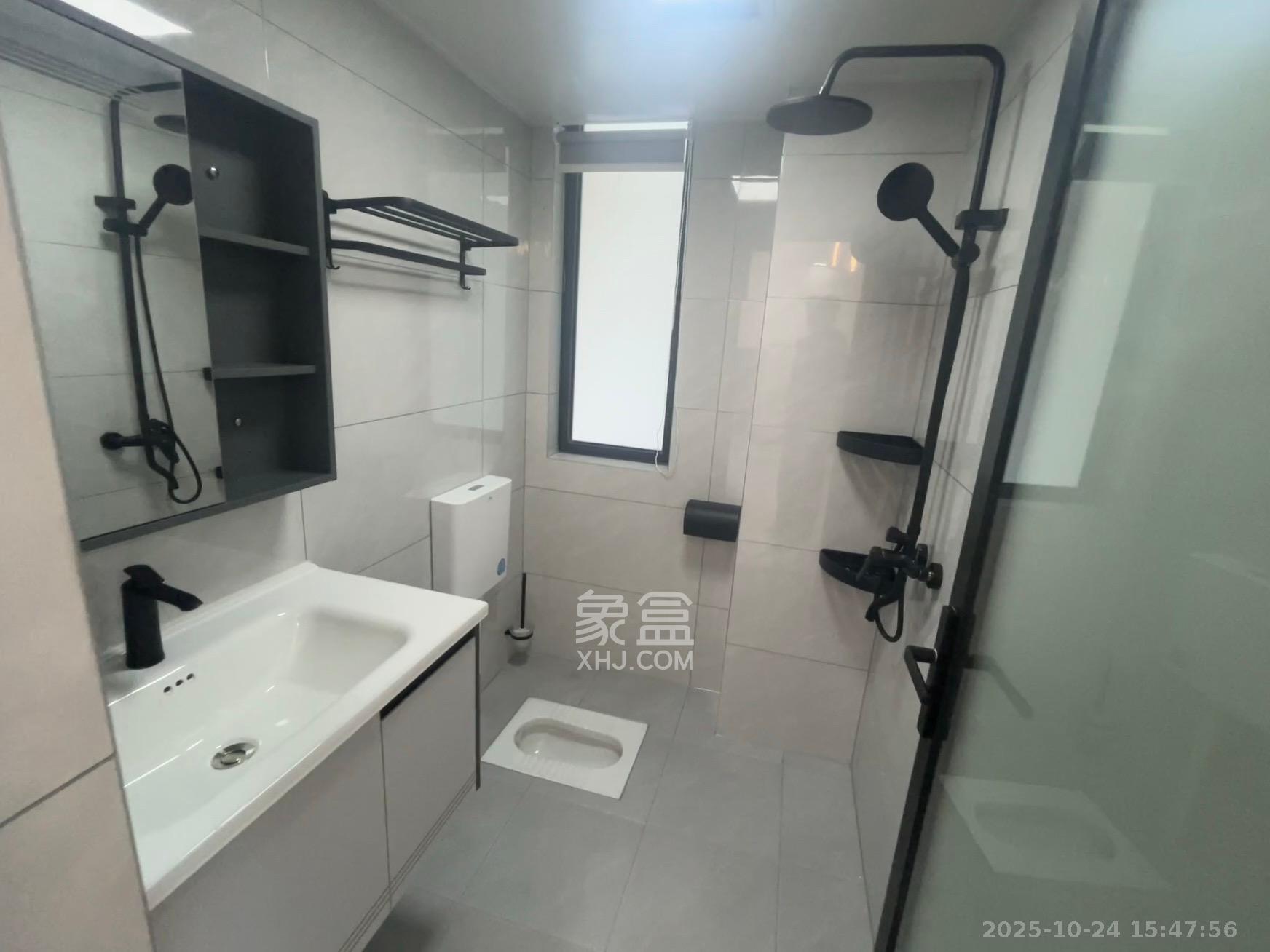 和景家园二期  2室1厅1卫    2000.0元/月室内图