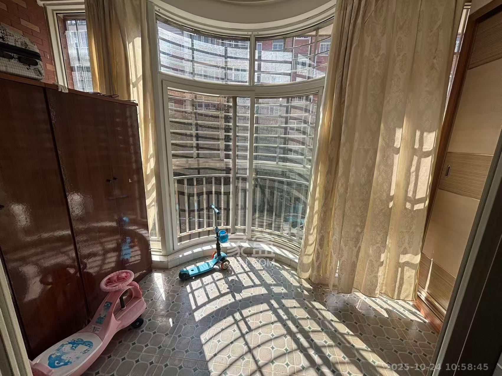 水木兰庭  3室2厅2卫    1800.0元/月 水木兰庭  3室2厅2卫    1800.0元/月室内图