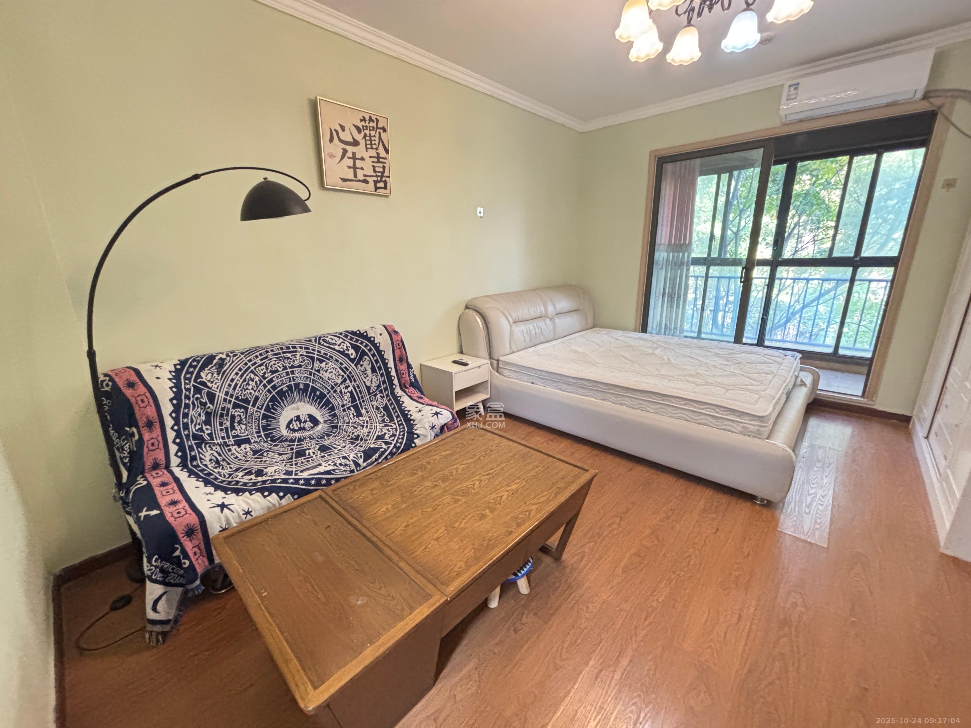 花漾年华（桂花园）  1室1厅1卫    1300.0元/月室内图