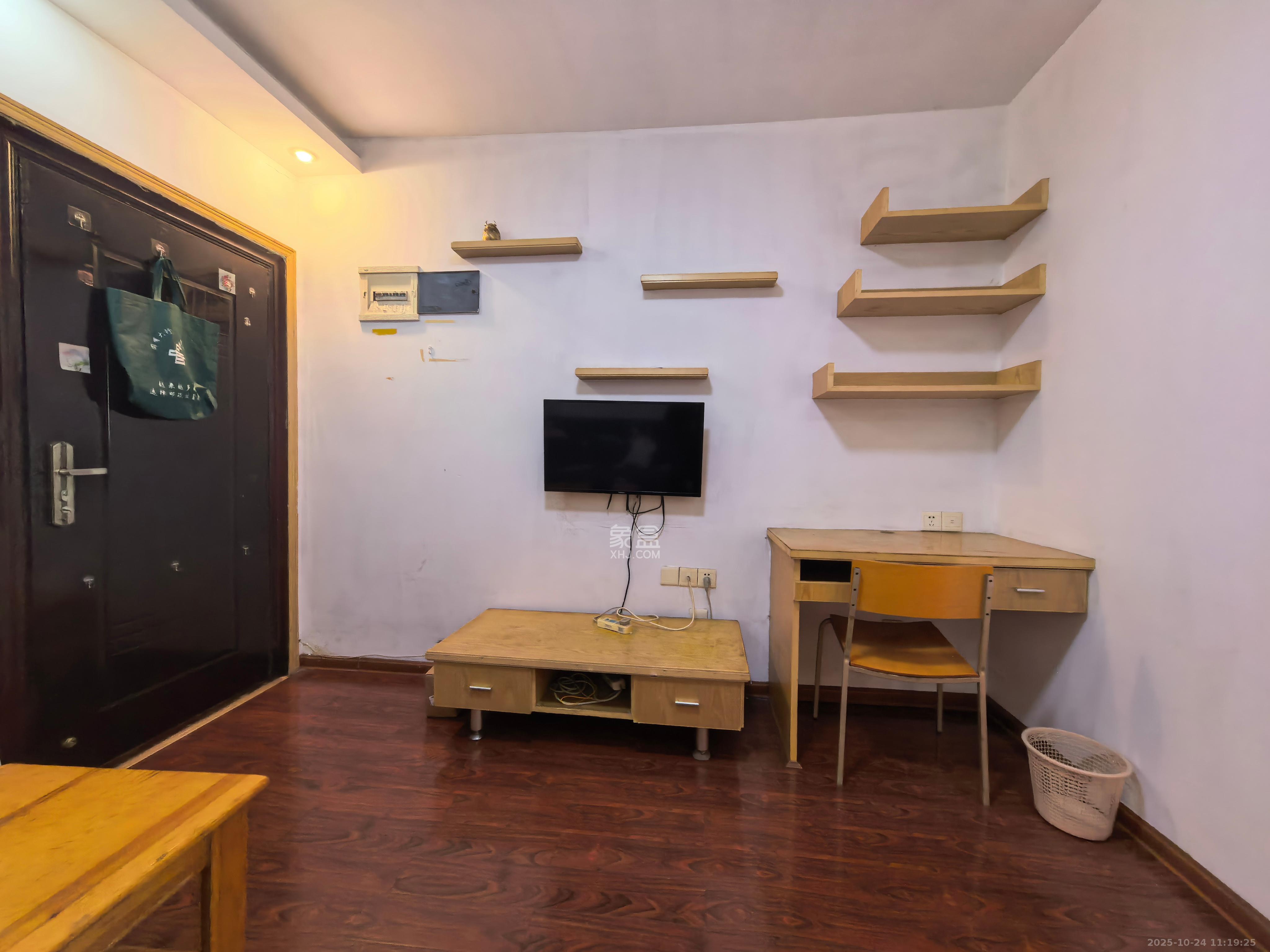 星典时代  1室1厅1卫    1600.0元/月 星典时代  1室1厅1卫    1600.0元/月室内图