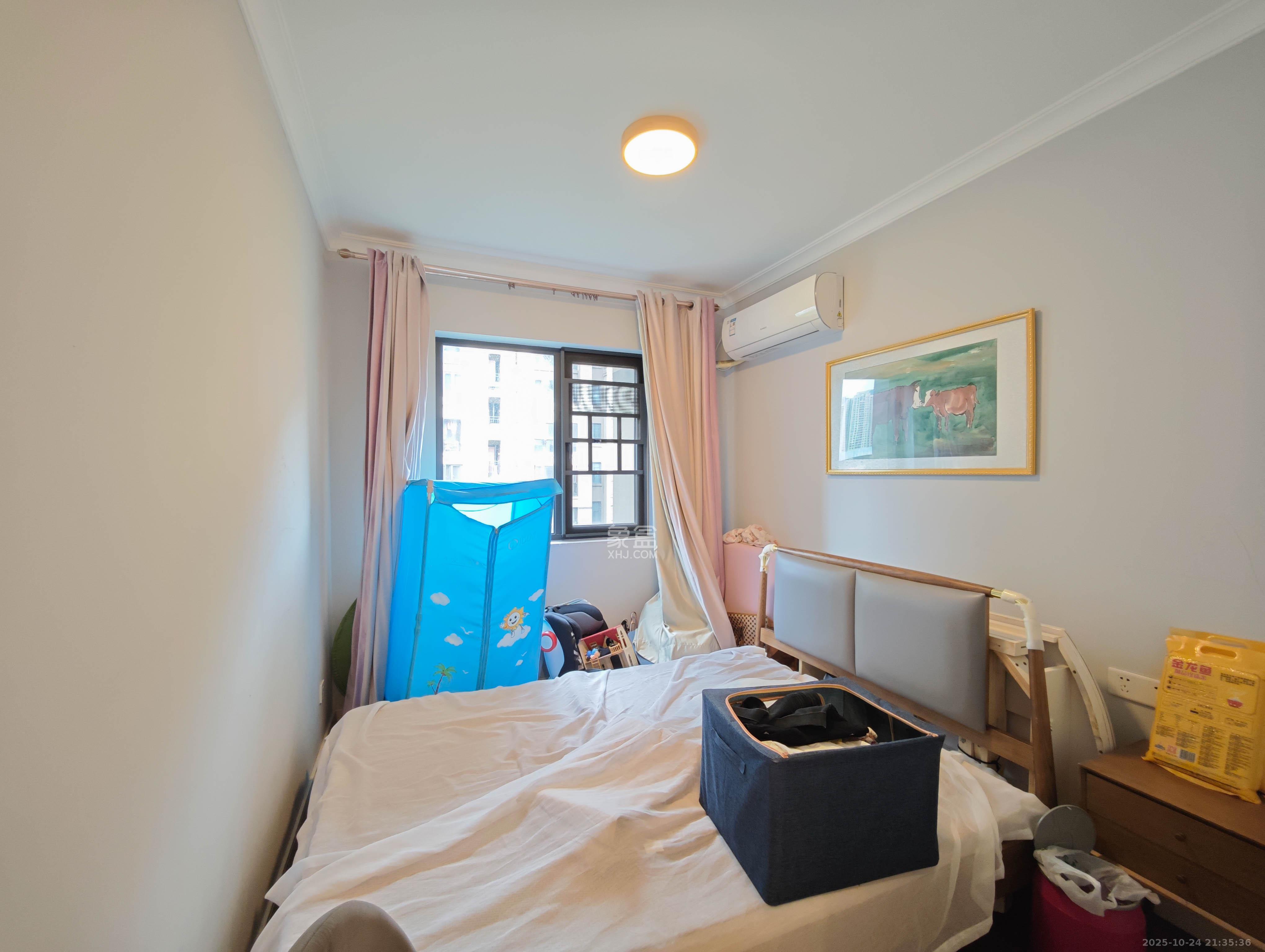 万科魅力之城观澜里 4室2厅2卫 210.0万 万科魅力之城观澜里 4室2厅2卫 210.0万卧室