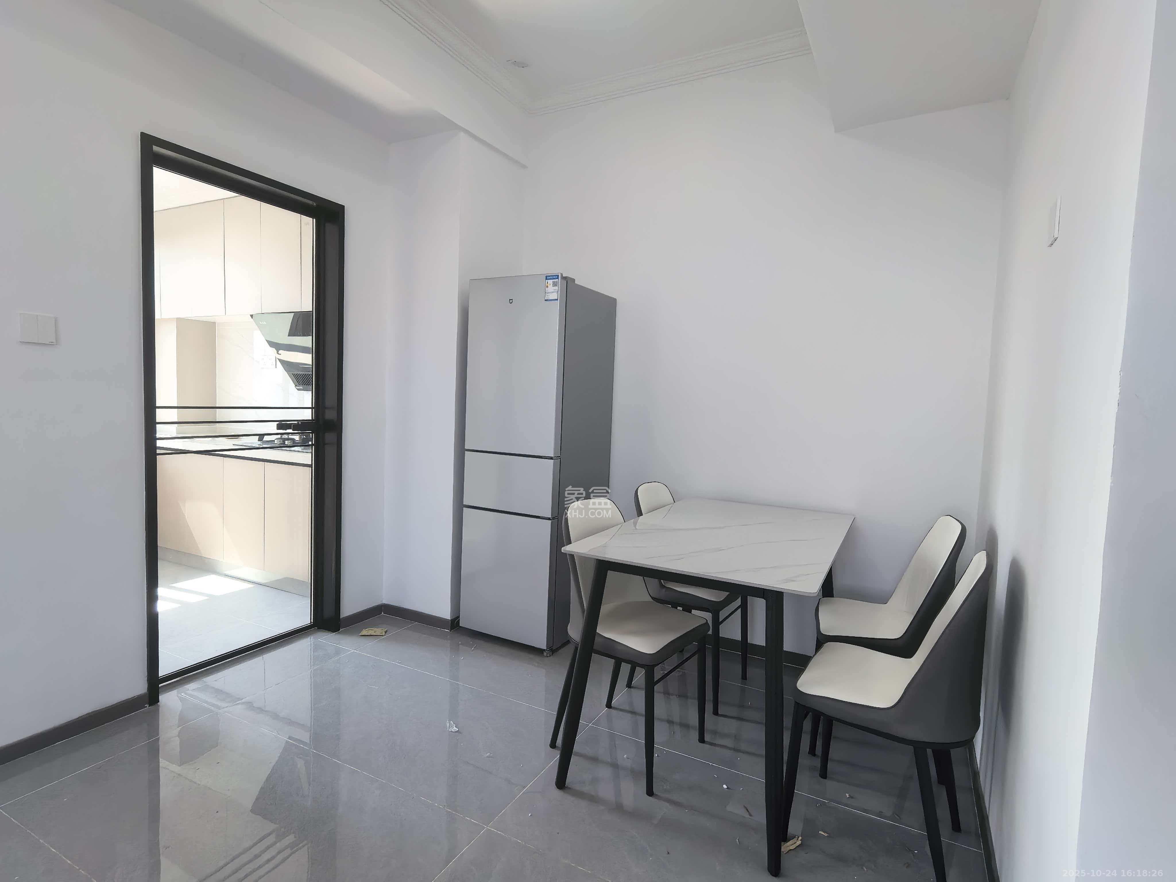 东塘SOHO(东上恒源大厦)  2室1厅1卫    3000.0元/月室内图