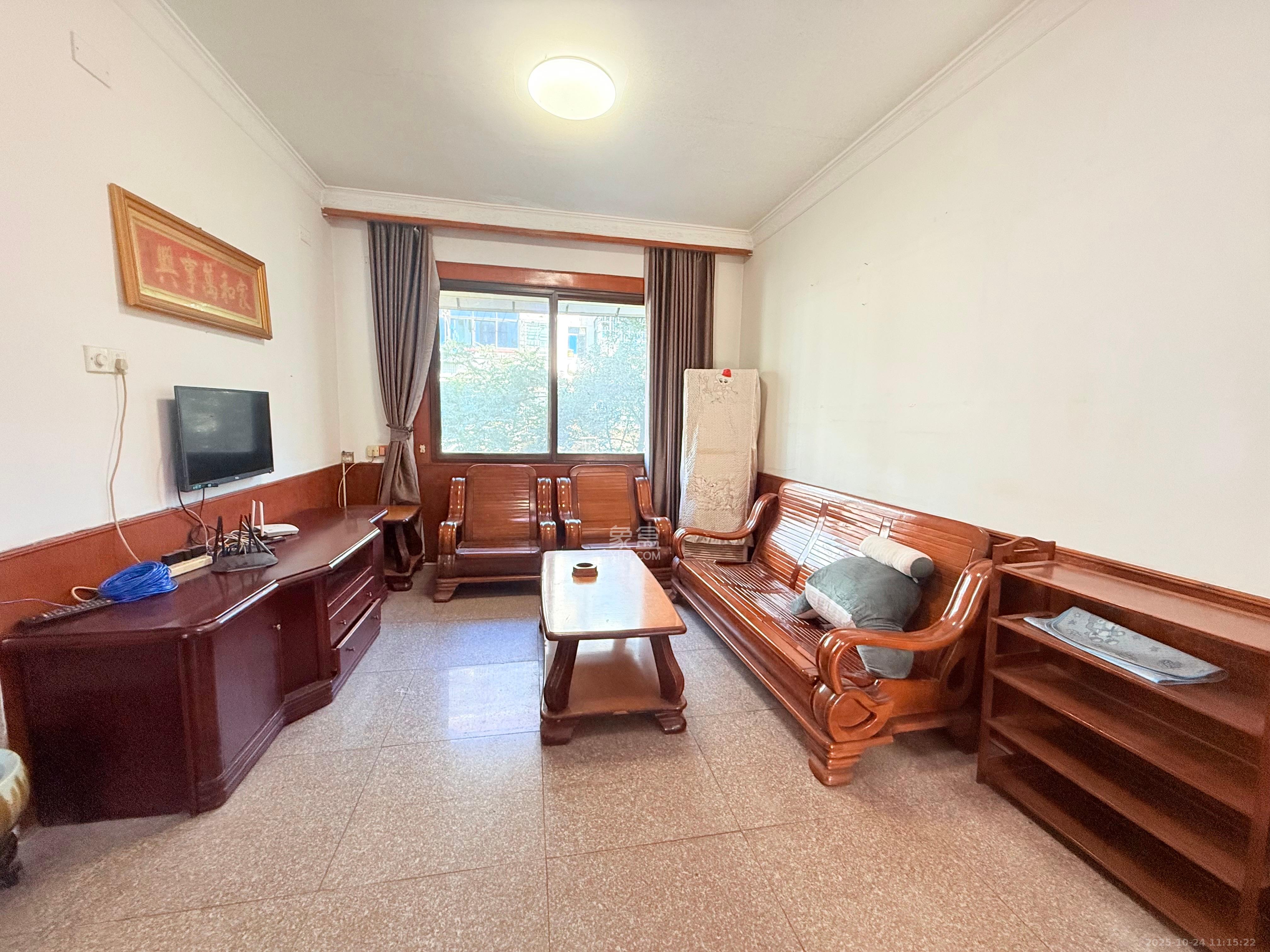 路桥宿舍  2室1厅1卫    1400.0元/月室内图1