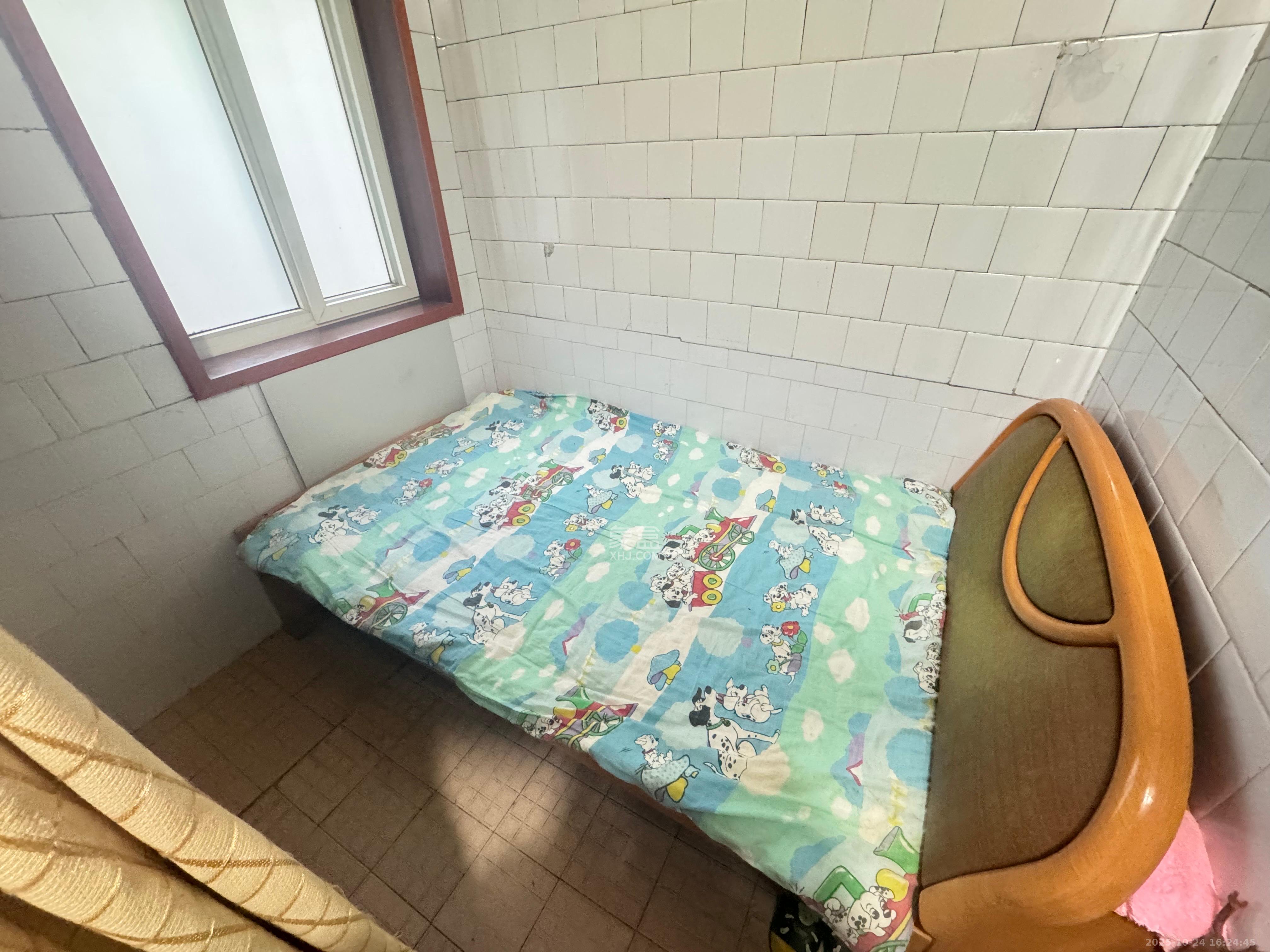 红旗区二片  2室1厅1卫    1200.0元/月室内图