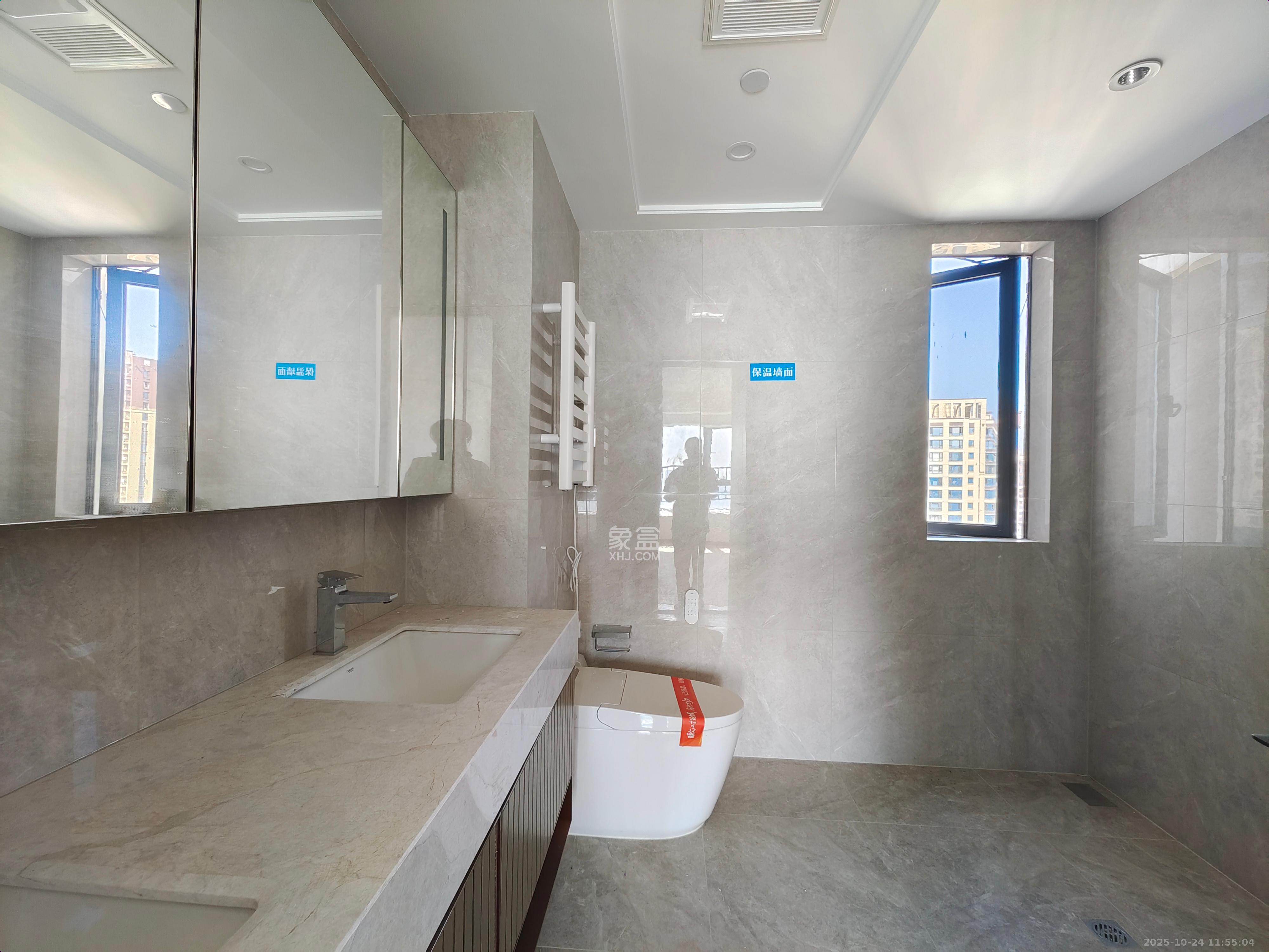 滨江府1913  4室2厅2卫    9000.0元/月室内图