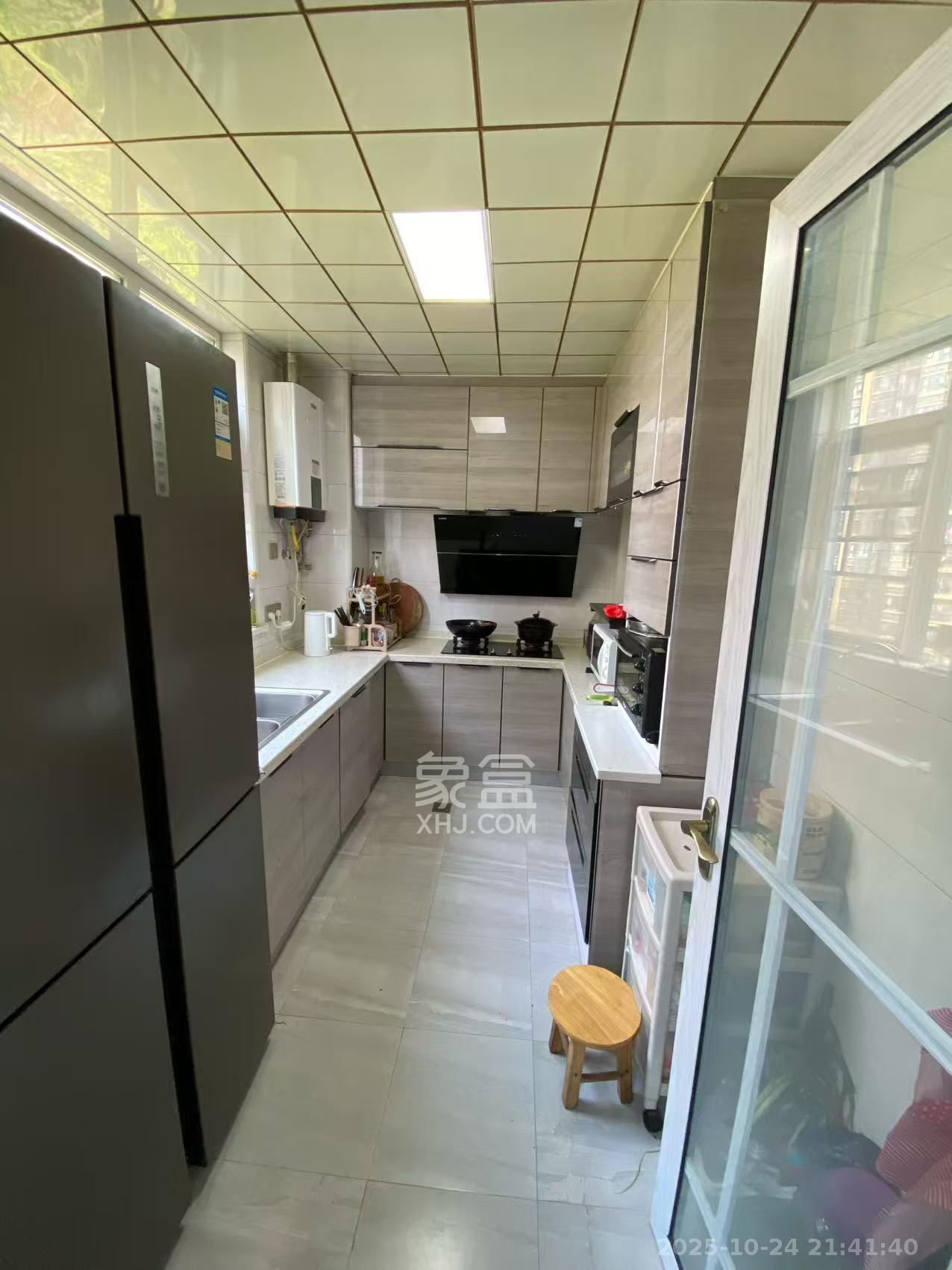 金鼎公园尚 3室2厅2卫 2800.0元/月 金鼎公园尚 3室2厅2卫 2800.0元/月室内图