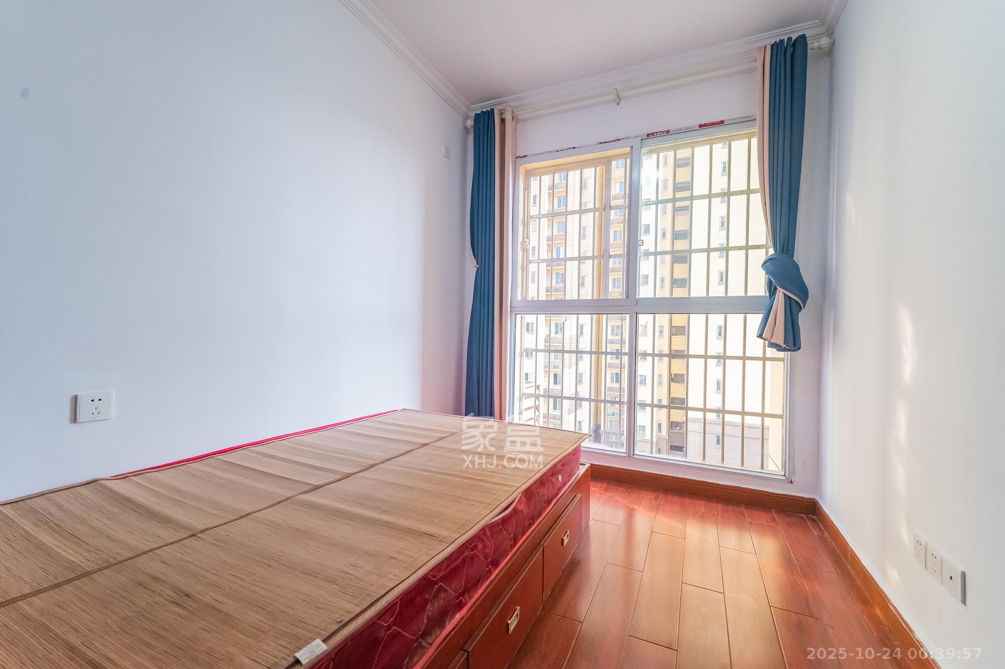 MOMA当代广场 3室2厅1卫 56.0万 MOMA当代广场 3室2厅1卫 56.0万卧室