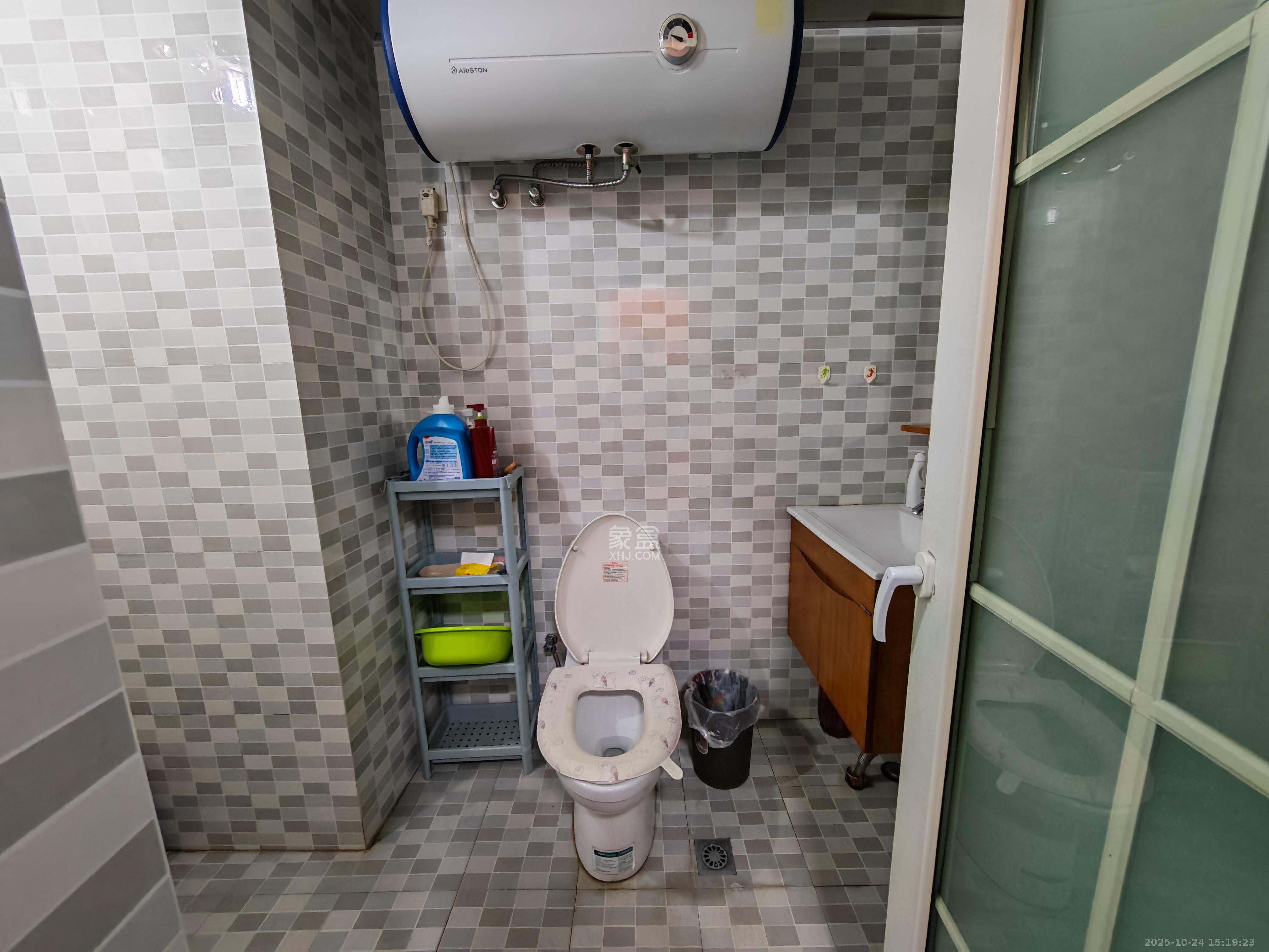 越界(天佑国际大厦)  1室1厅1卫    1800.0元/月 越界(天佑国际大厦)  1室1厅1卫    1800.0元/月室内图