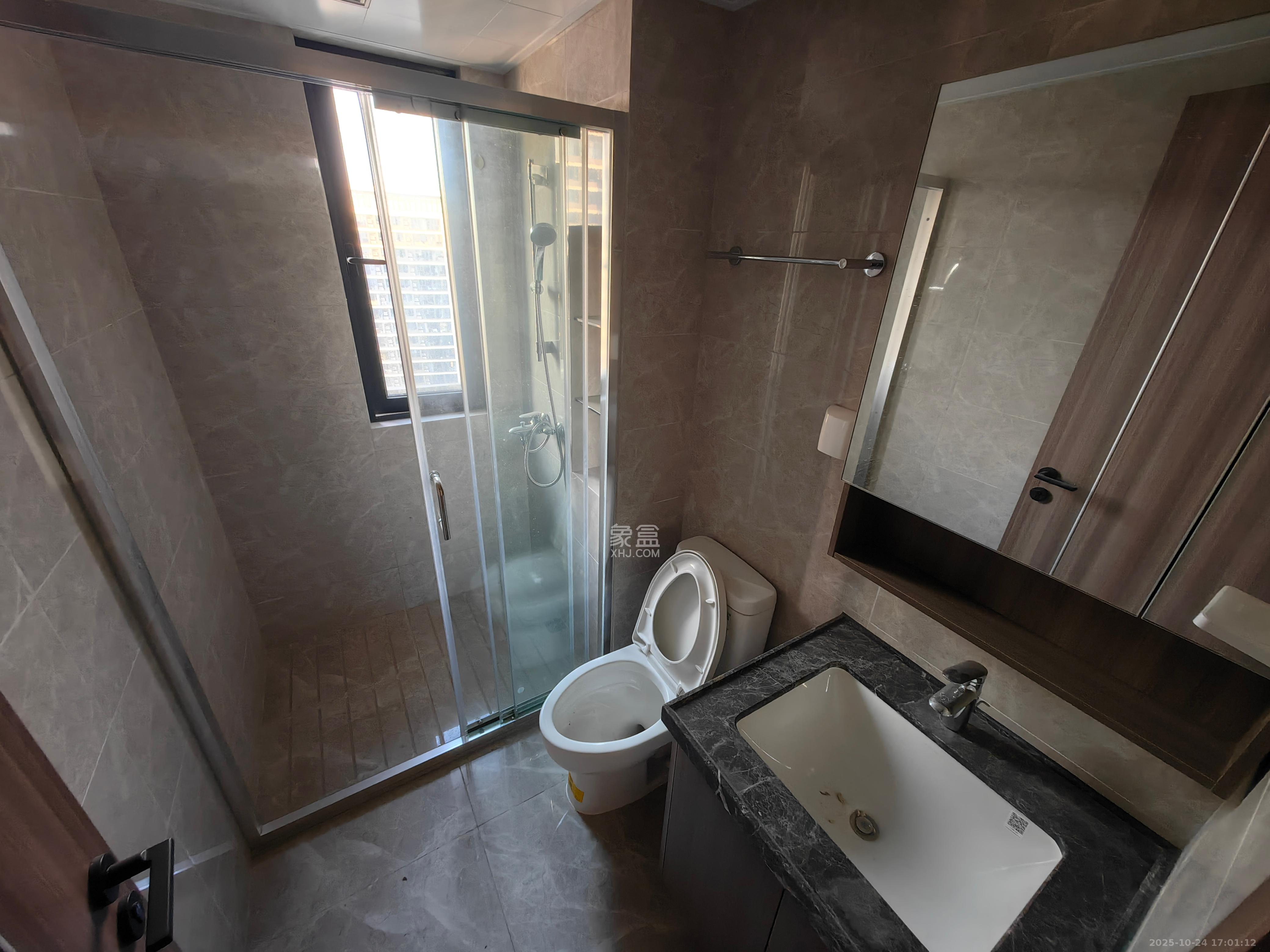 中海阅溪府  4室2厅2卫    3800.0元/月室内图