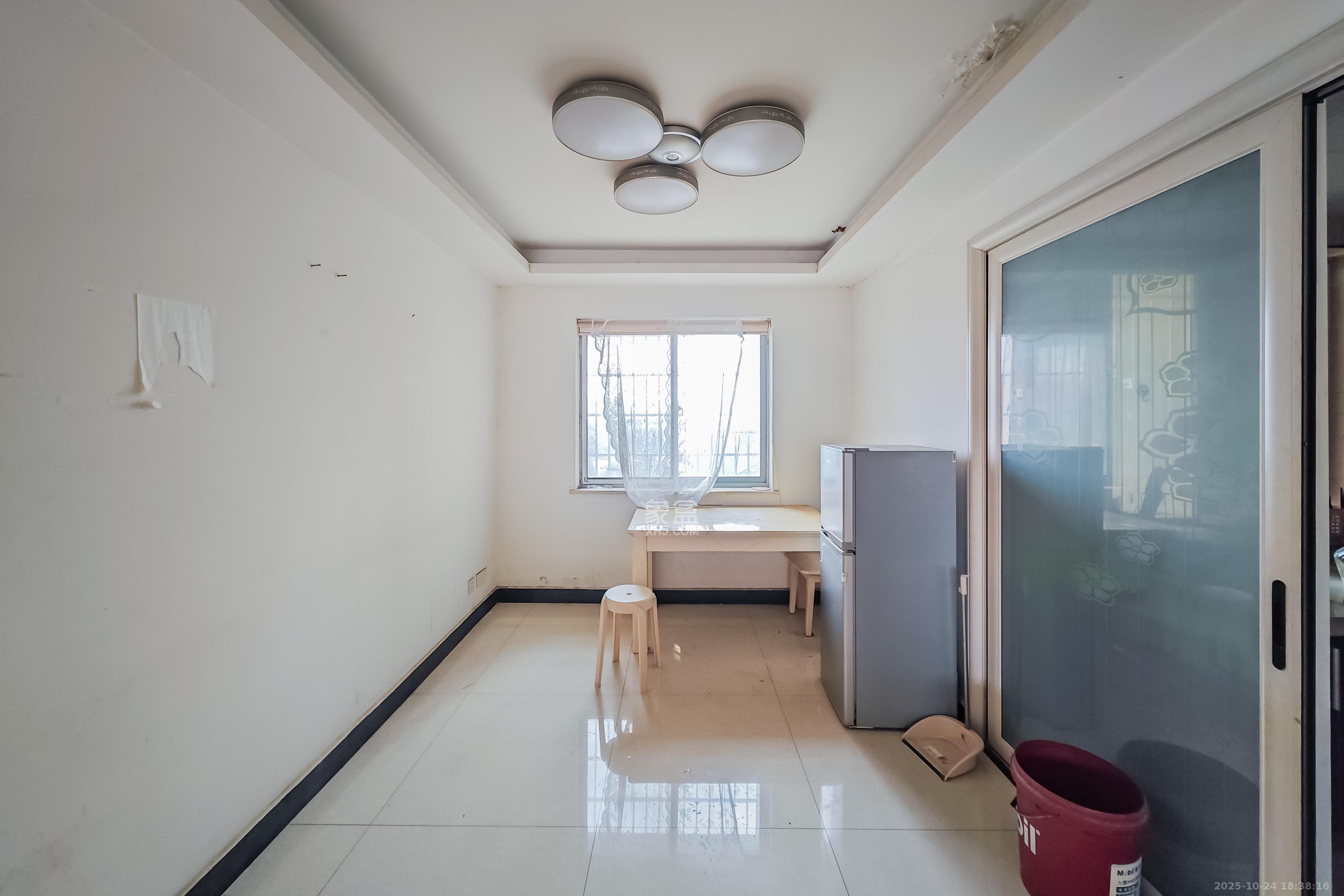 汇城上筑  3室2厅2卫    85.0万 汇城上筑  3室2厅2卫    85.0万卧室