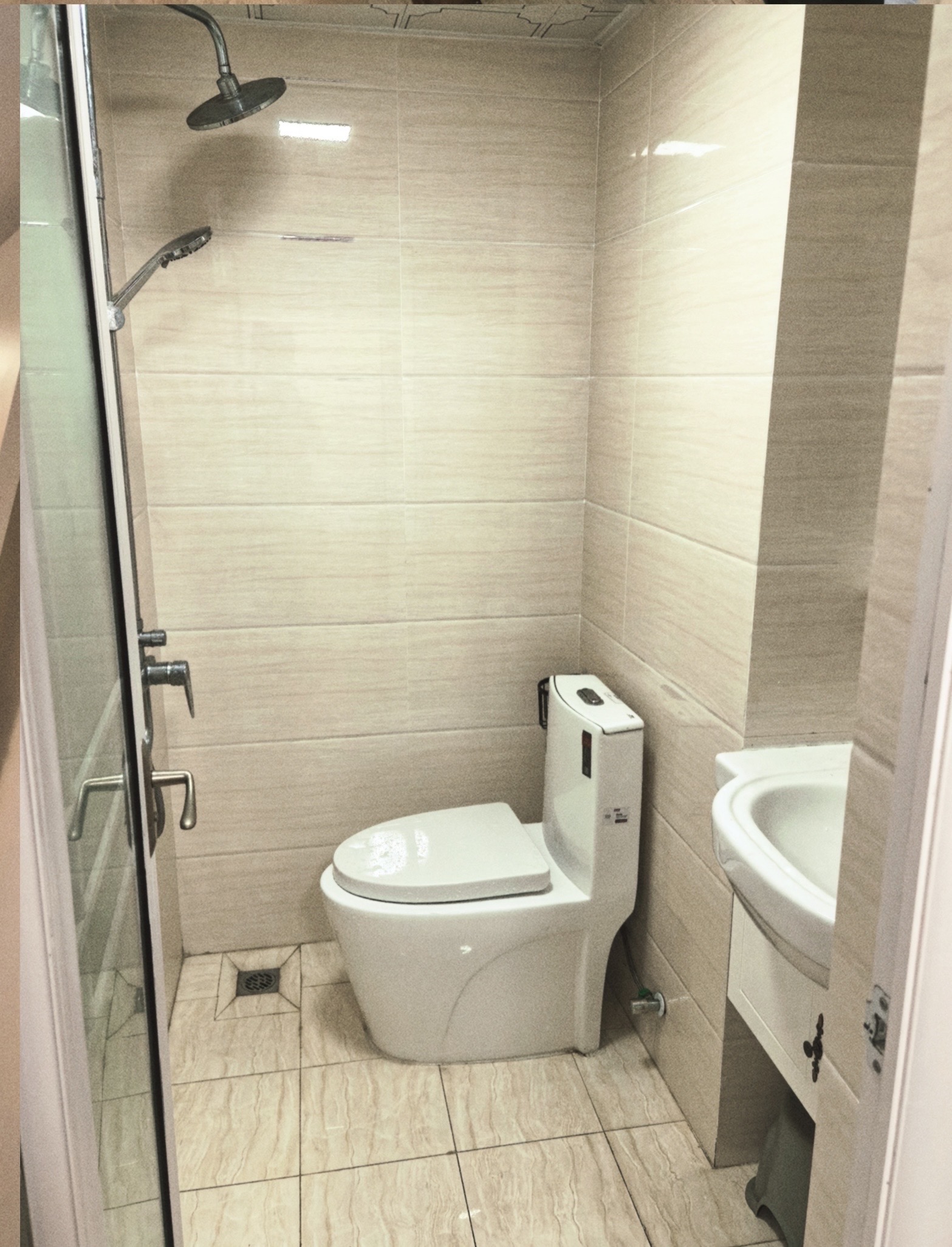 绿地海长流五期(绿地缤纷城)  2室2厅2卫    2200.0元/月 绿地海长流五期(绿地缤纷城)  2室2厅2卫    2200.0元/月室内图