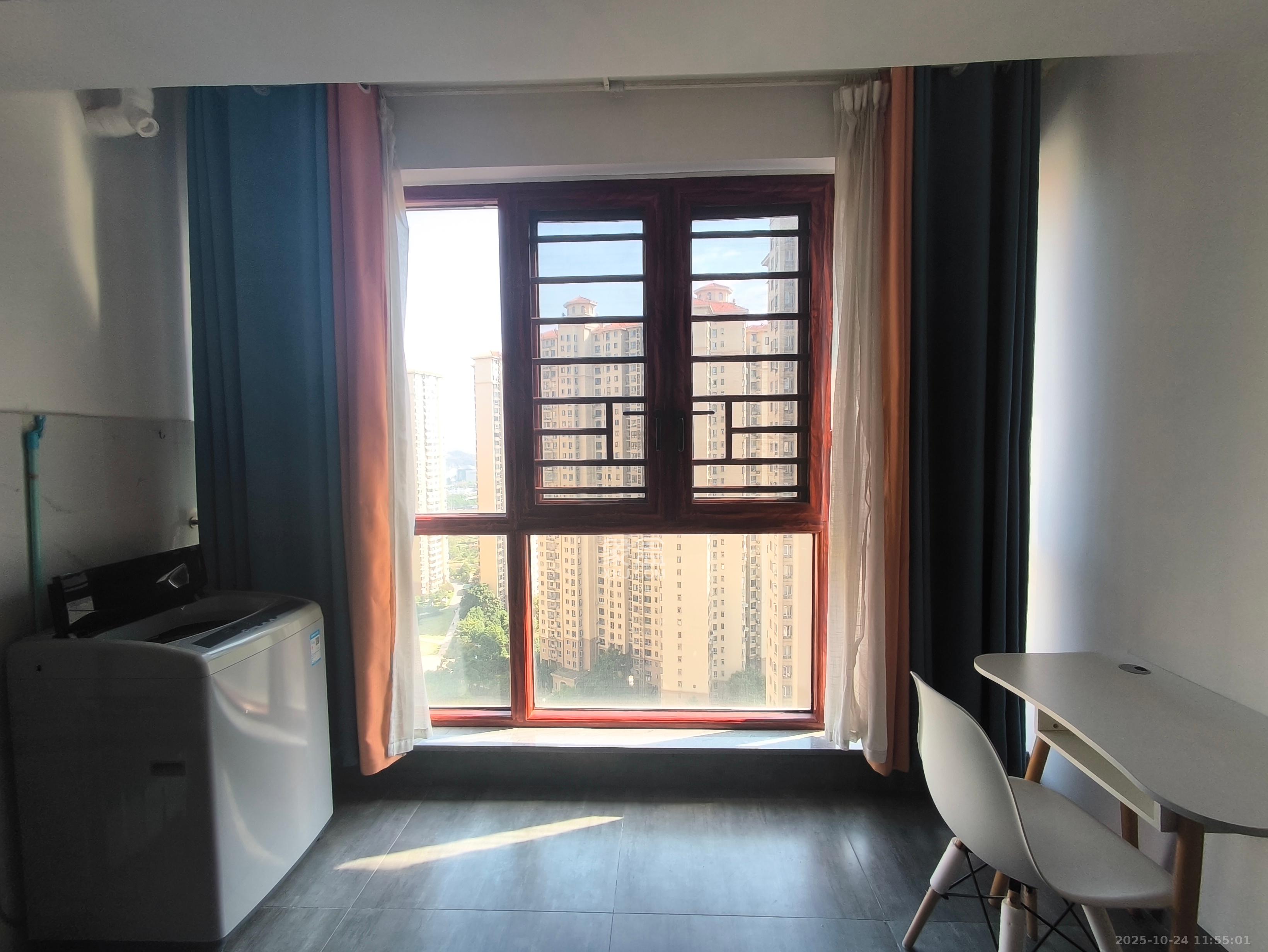 钱隆世家  1室1厅1卫    1400.0元/月 钱隆世家  1室1厅1卫    1400.0元/月室内图