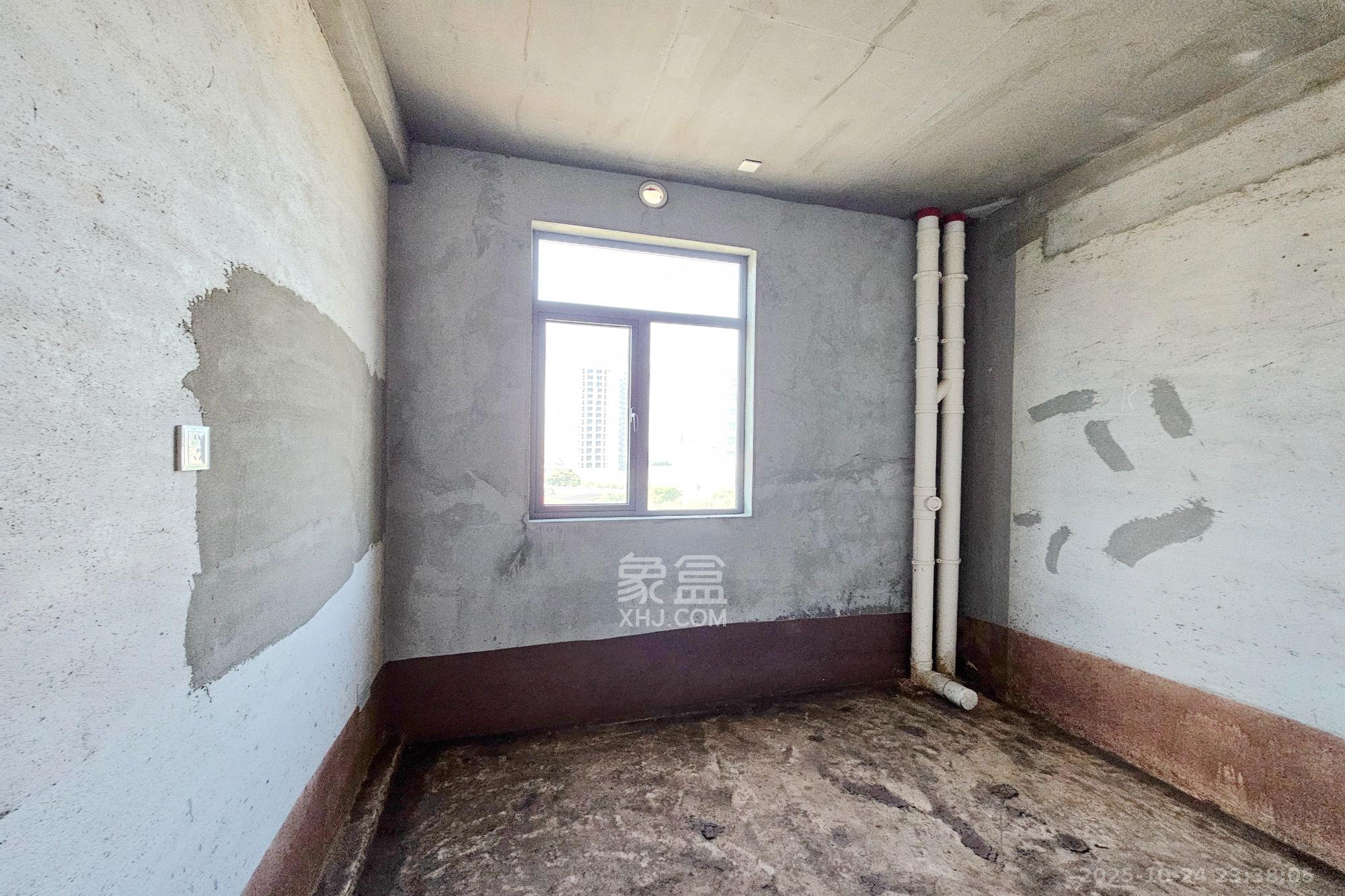 长房东旭国际  4室2厅3卫    300.0万 长房东旭国际  4室2厅3卫    300.0万其他