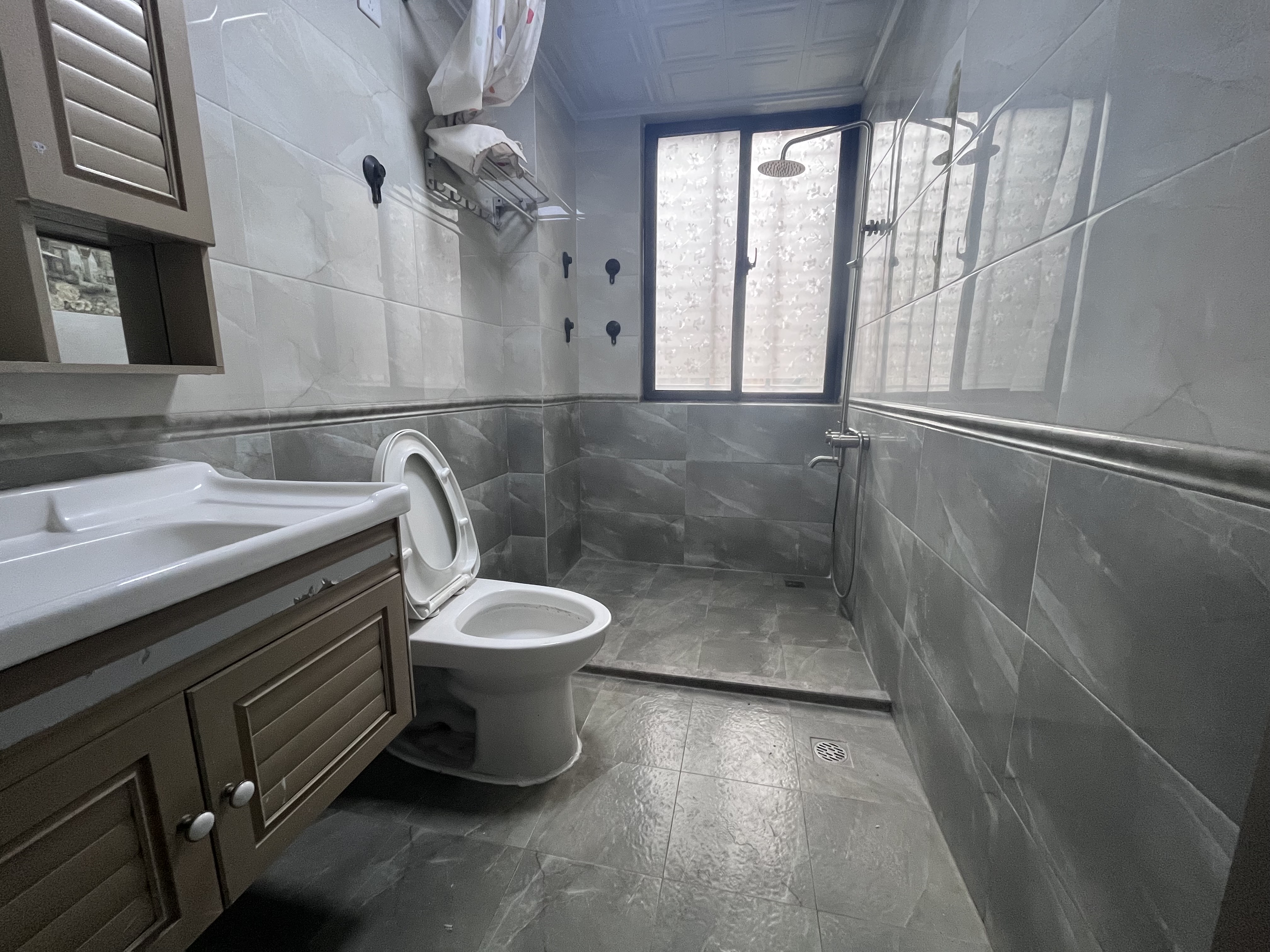 锦地翰城二期  4室2厅2卫    3300.0元/月 锦地翰城二期  4室2厅2卫    3300.0元/月室内图