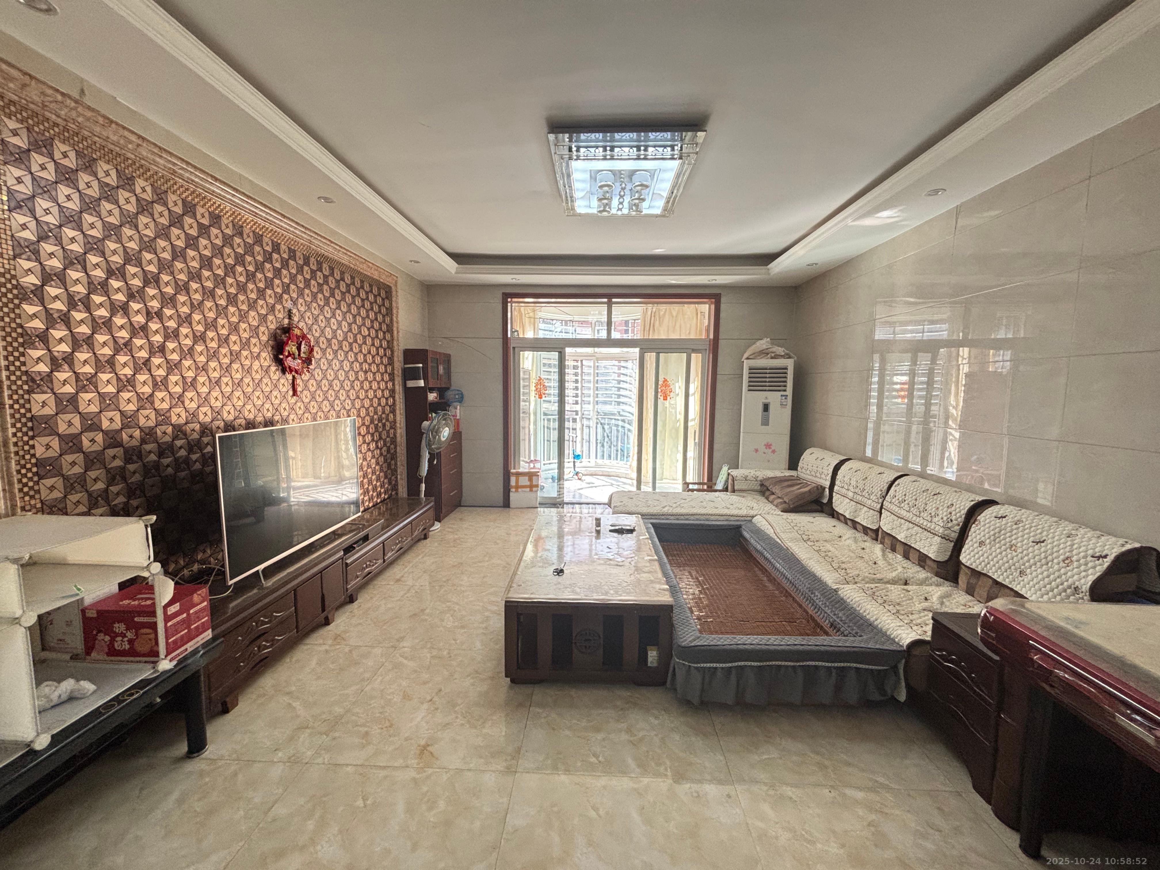 水木兰庭  3室2厅2卫    1800.0元/月 水木兰庭  3室2厅2卫    1800.0元/月室内图