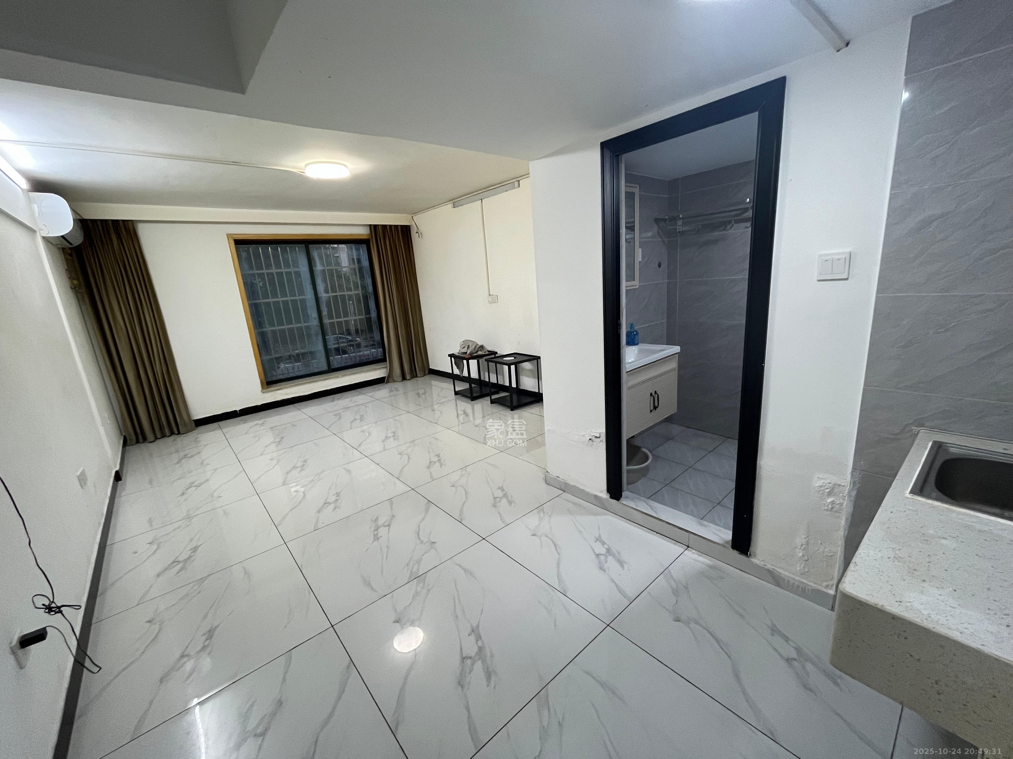 凯乐湘园  10室1厅1卫    5500.0元/月 凯乐湘园  10室1厅1卫    5500.0元/月室内图