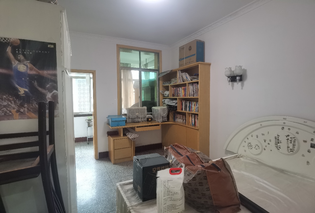 梓山社区(赫山法院宿舍）  3室2厅1卫    800.0元/月