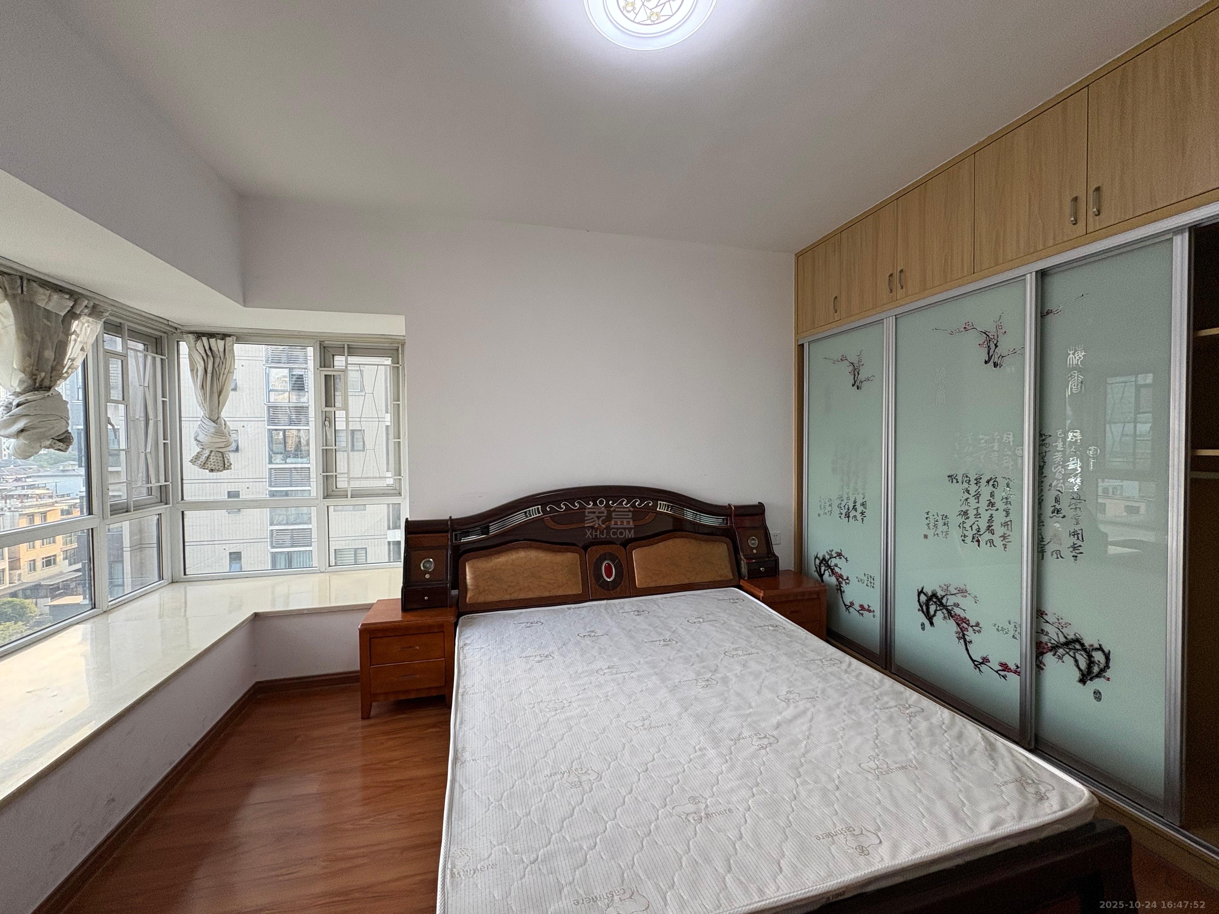 美的城二期  3室2厅2卫    2000.0元/月室内图