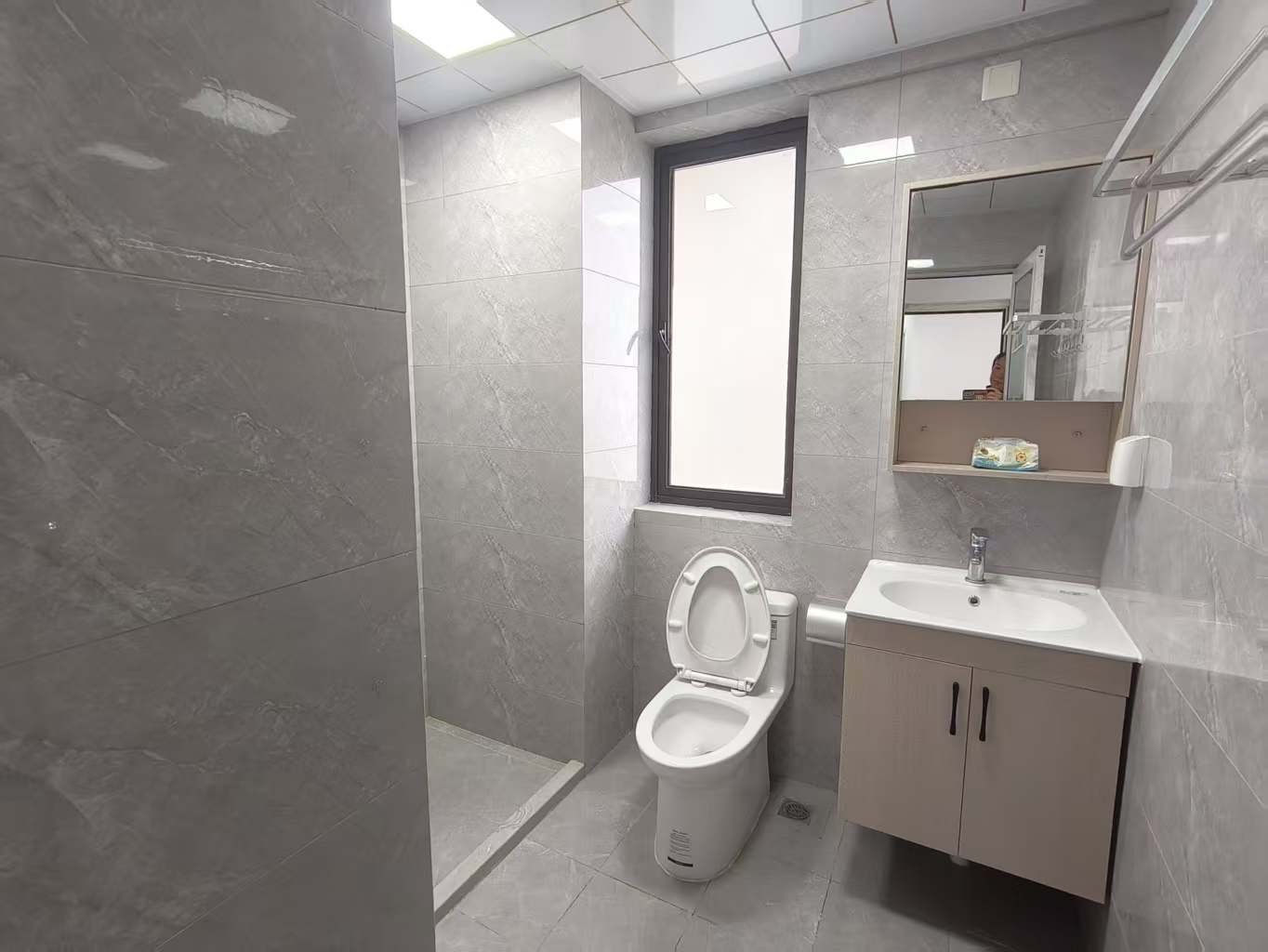 和风家园二期碧海居 3室2厅2卫 2500.0元/月 和风家园二期碧海居 3室2厅2卫 2500.0元/月室内图