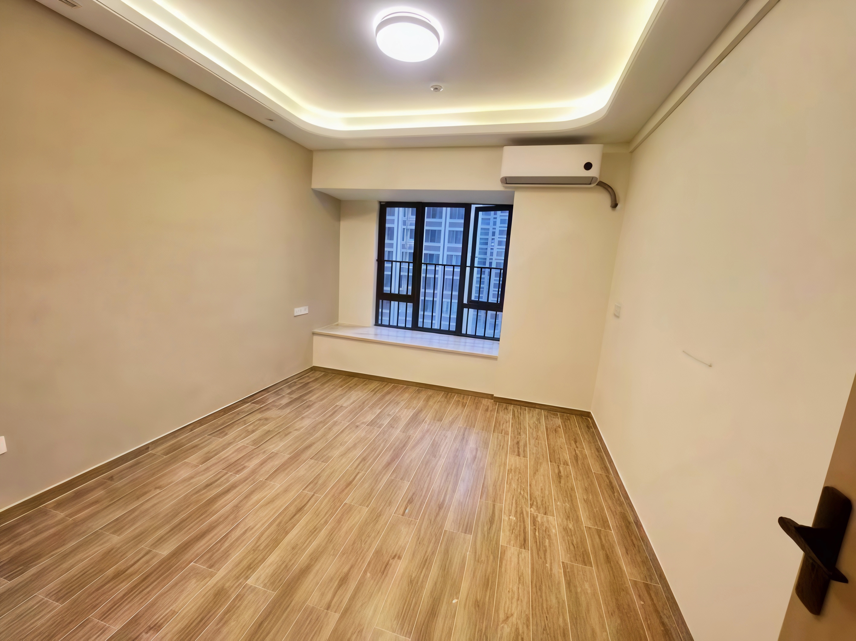 金湖壹号  2室1厅1卫    3700.0元/月室内图