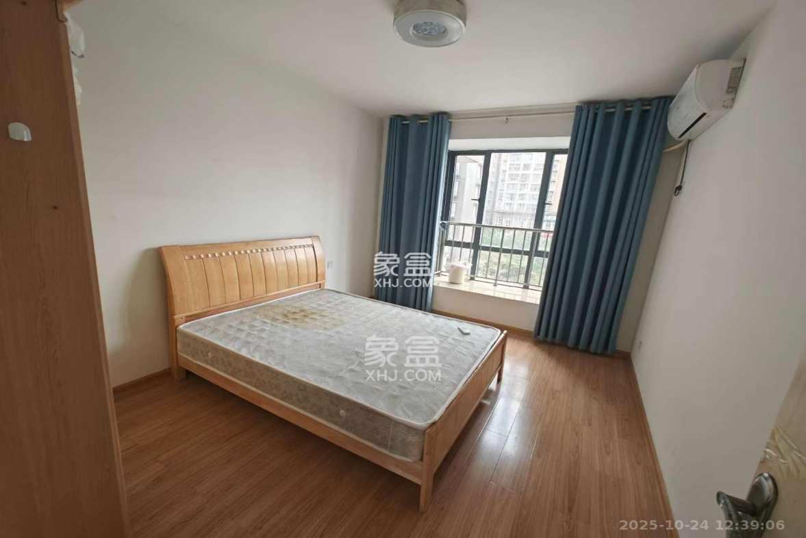 西子花苑  3室2厅1卫    3200.0元/月 西子花苑  3室2厅1卫    3200.0元/月室内图