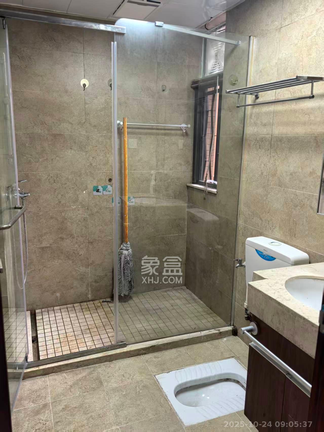 珠江花城四期花盛  3室2厅2卫    2600.0元/月 珠江花城四期花盛  3室2厅2卫    2600.0元/月室内图