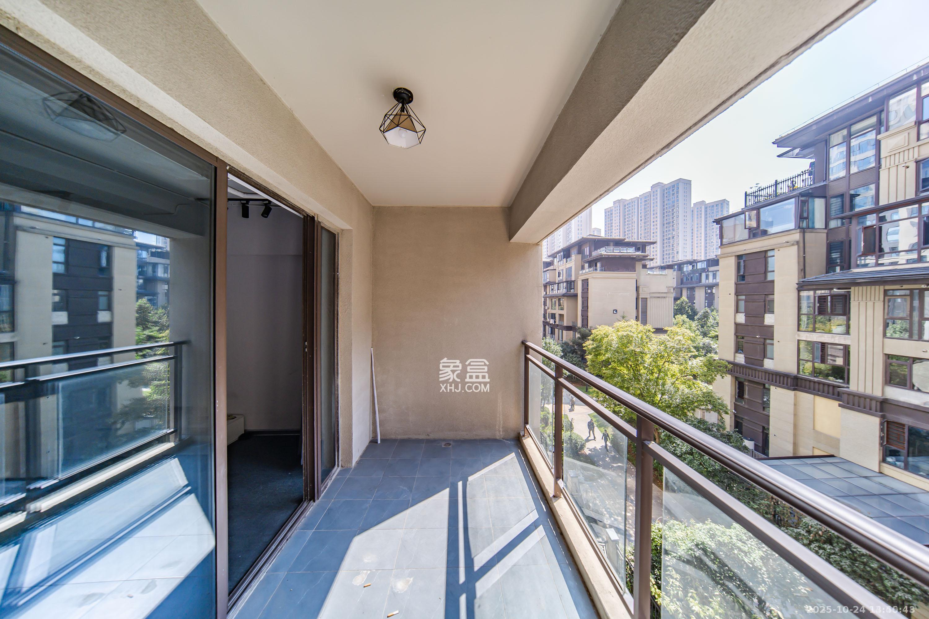 洋湖18克拉(旷远洋湖18克拉)  5室3厅2卫    4500.0元/月 洋湖18克拉(旷远洋湖18克拉)  5室3厅2卫    4500.0元/月室内图