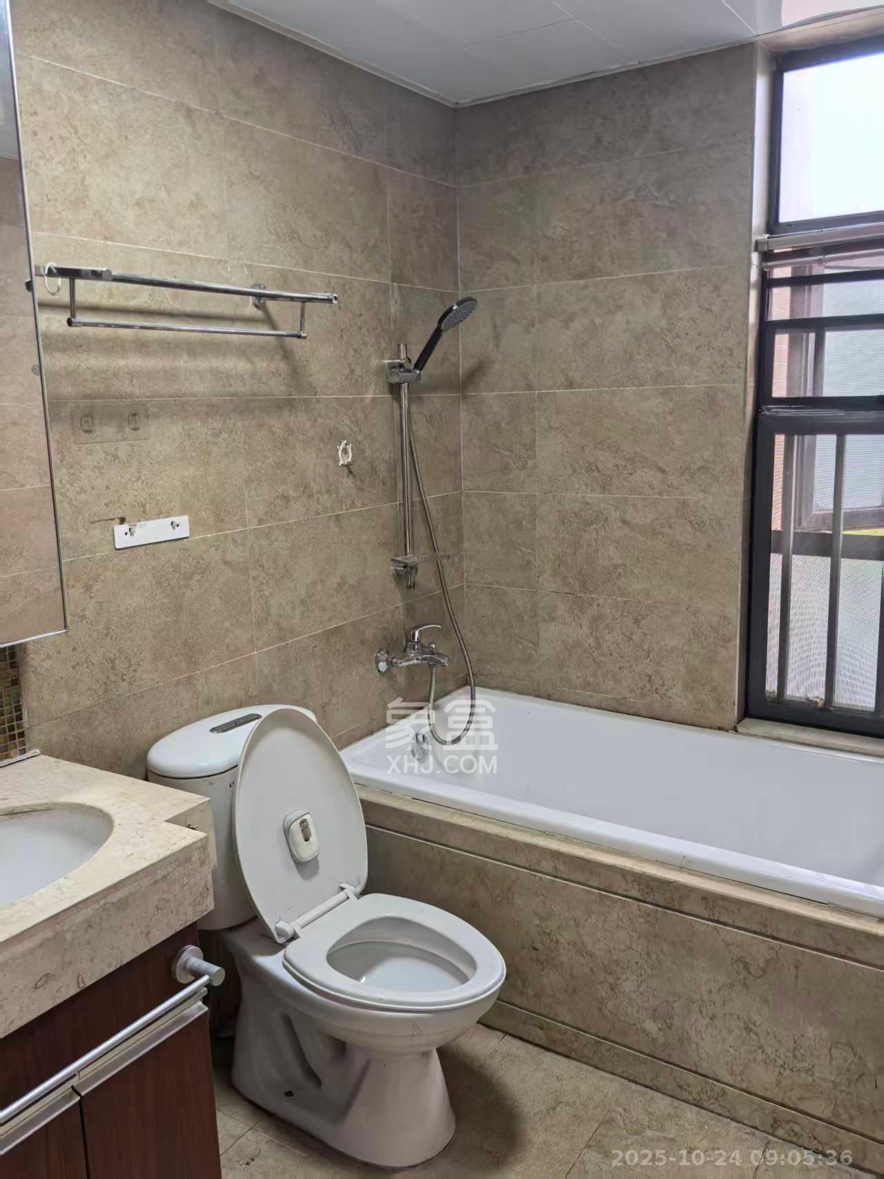 珠江花城四期花盛  3室2厅2卫    2600.0元/月 珠江花城四期花盛  3室2厅2卫    2600.0元/月室内图