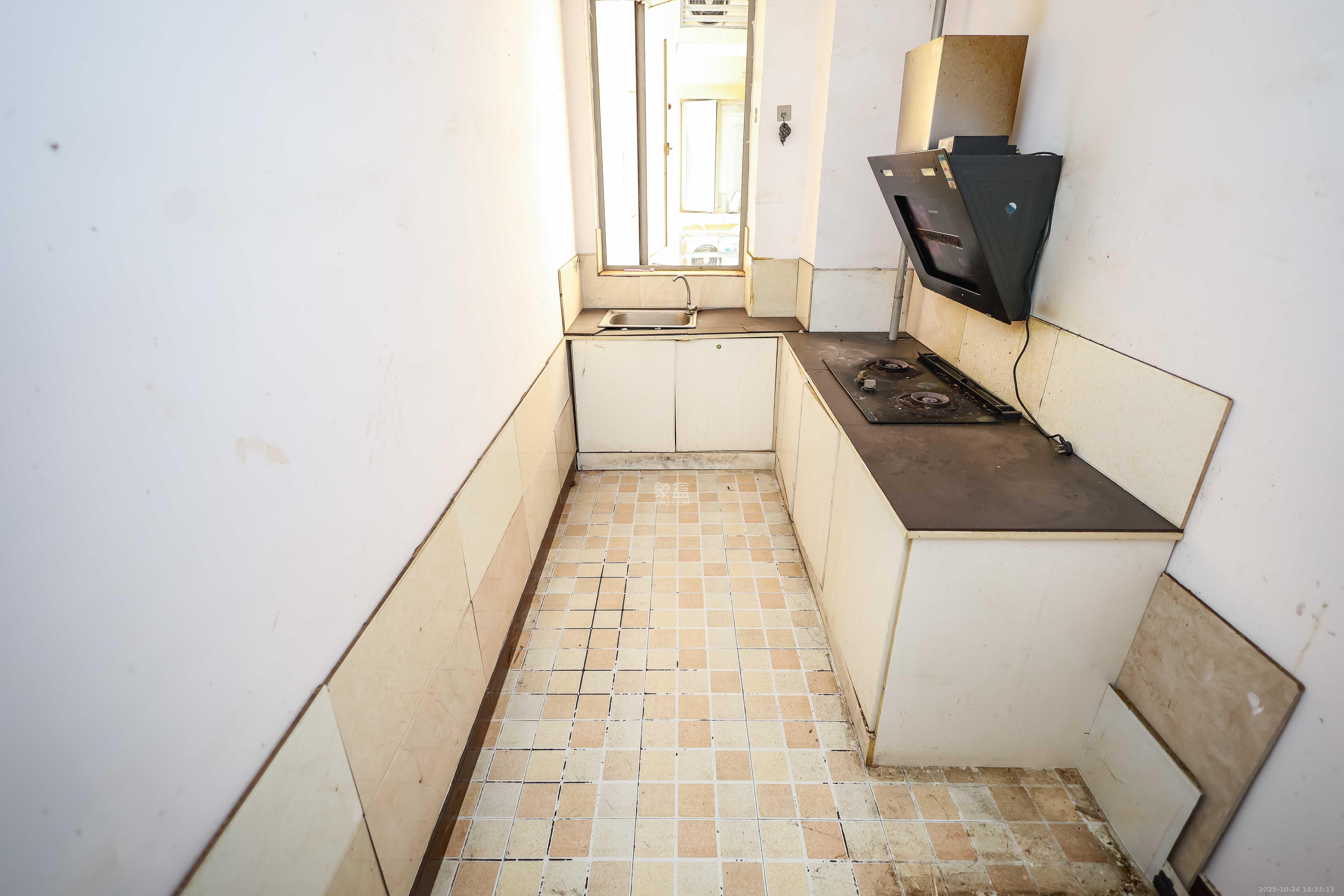 潇湘奥林匹克花园 4室2厅2卫 120.0万 潇湘奥林匹克花园 4室2厅2卫 120.0万厨房