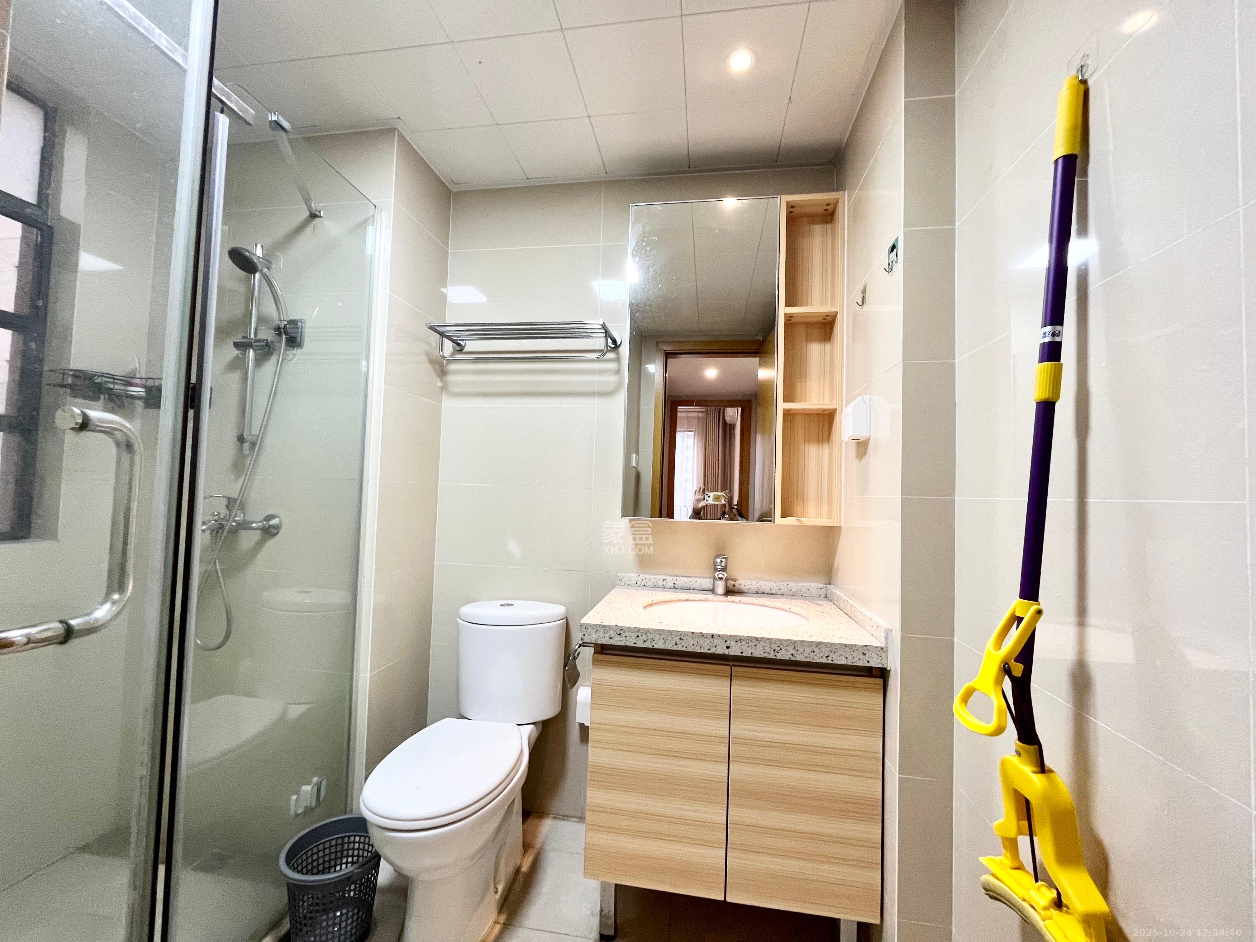 珠江郦城公园1号  2室2厅1卫    2600.0元/月 珠江郦城公园1号  2室2厅1卫    2600.0元/月室内图