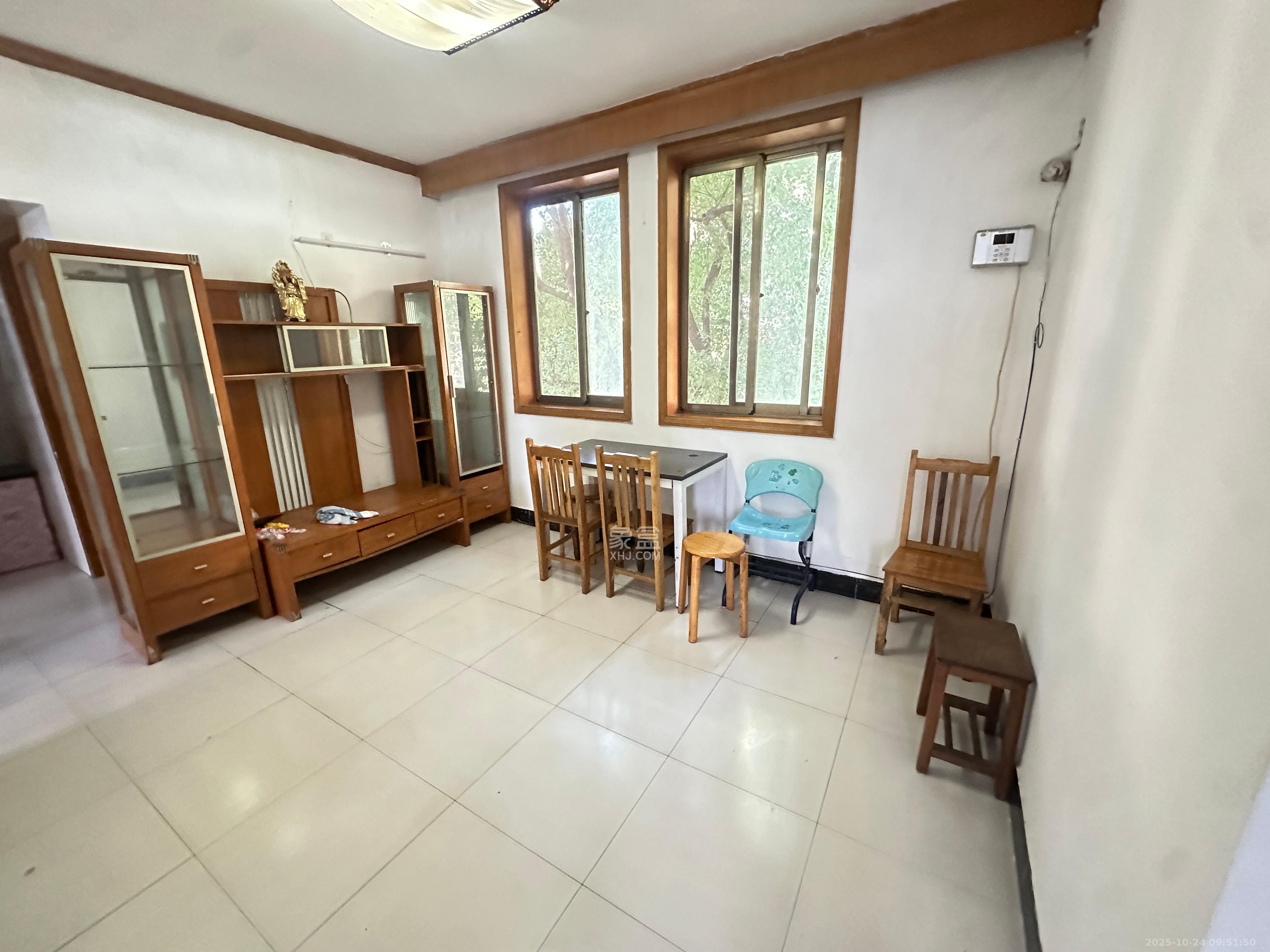 轻苑小区 3室1厅1卫 2200.0元/月 轻苑小区 3室1厅1卫 2200.0元/月室内图