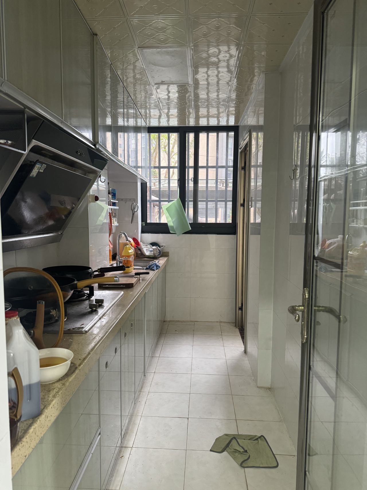 恒大美丽沙天颐湾  1室2厅1卫    128.0万客厅