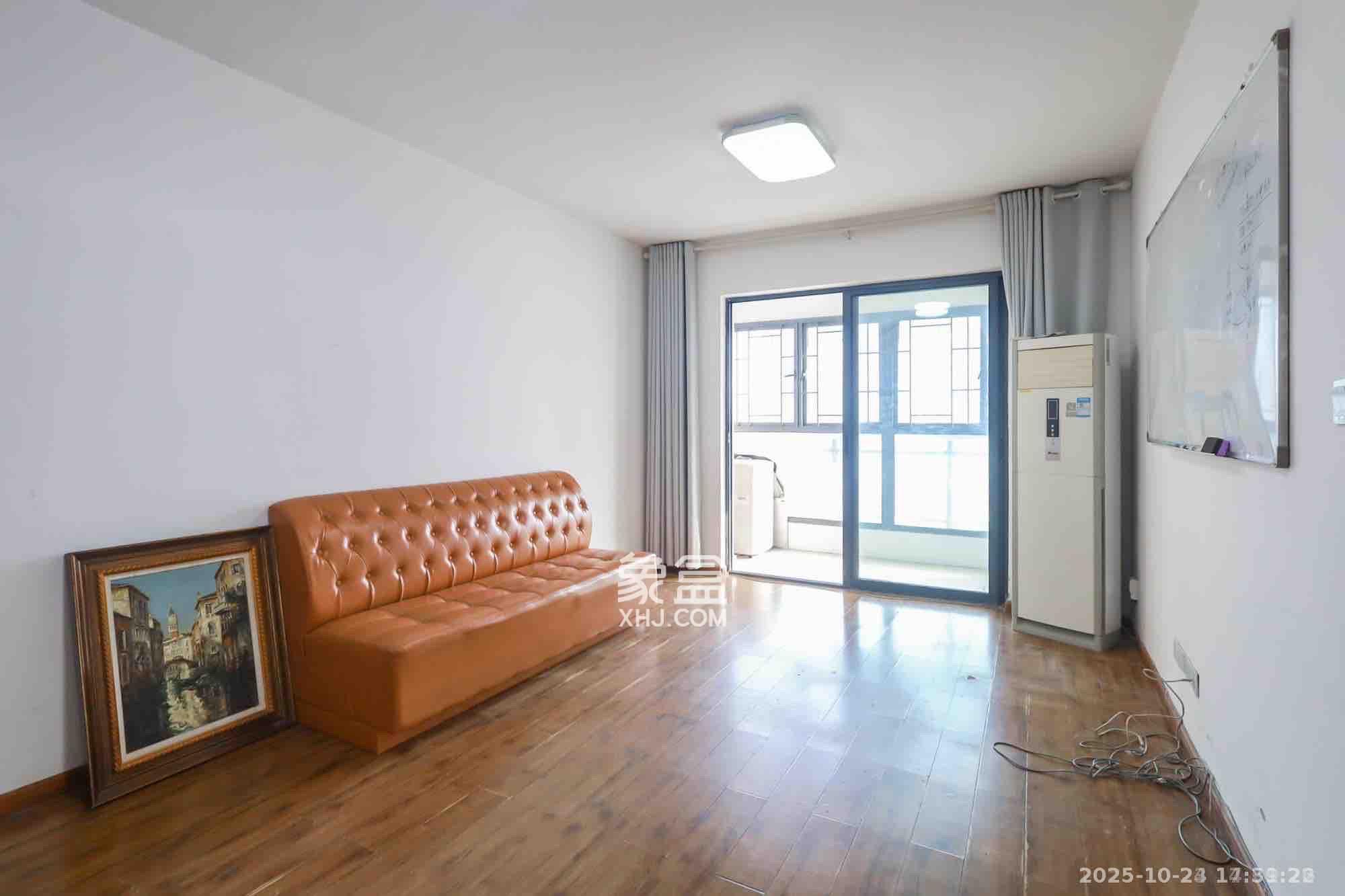 奥克斯广场 3室2厅1卫 2500.0元/月 奥克斯广场 3室2厅1卫 2500.0元/月室内图