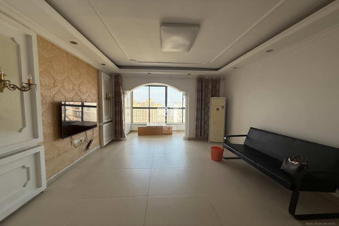 尚城  3室2厅2卫    2100.0元/月 尚城  3室2厅2卫    2100.0元/月室内图