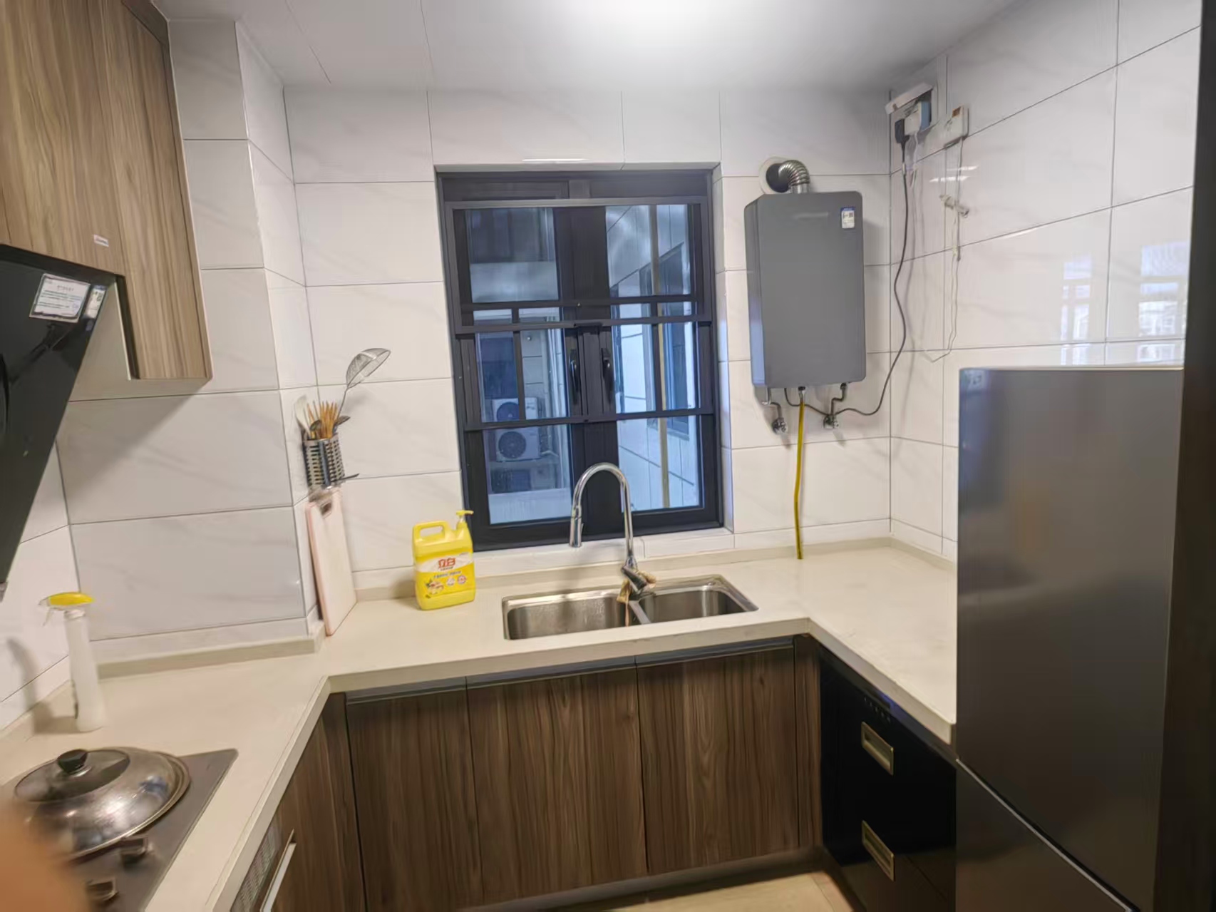 碧桂园梓山府 3室2厅2卫 2400.0元/月 碧桂园梓山府 3室2厅2卫 2400.0元/月室内图