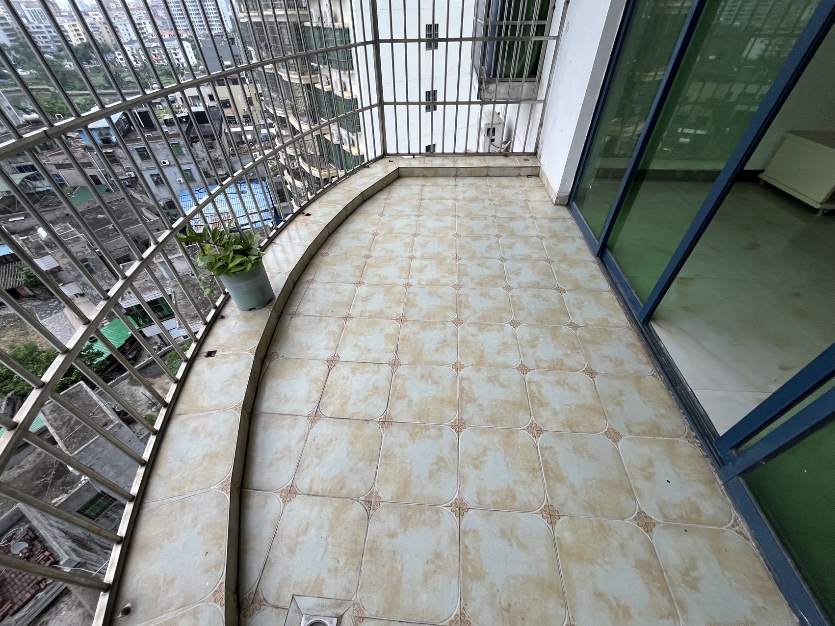 富源小区  2室1厅1卫    1800.0元/月室内图