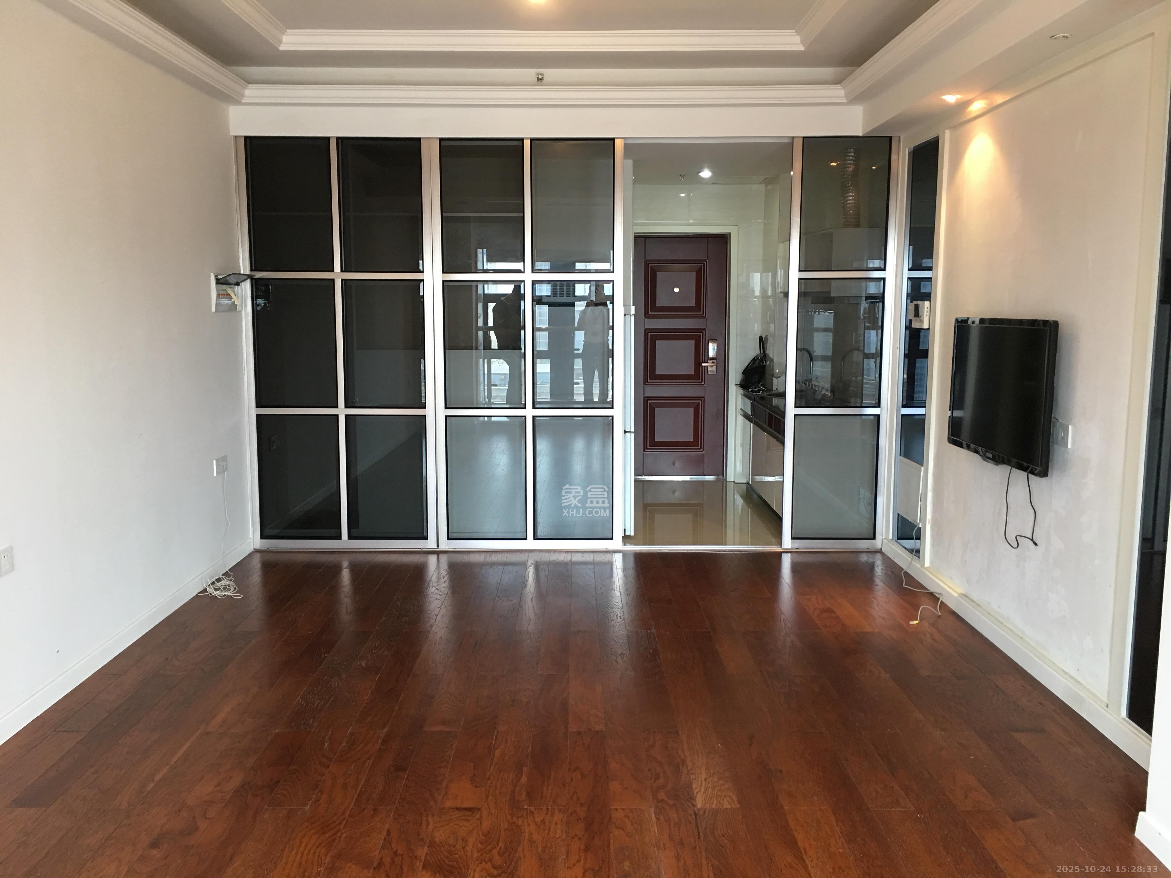 壹号公馆  1室1厅1卫    3000.0元/月室内图