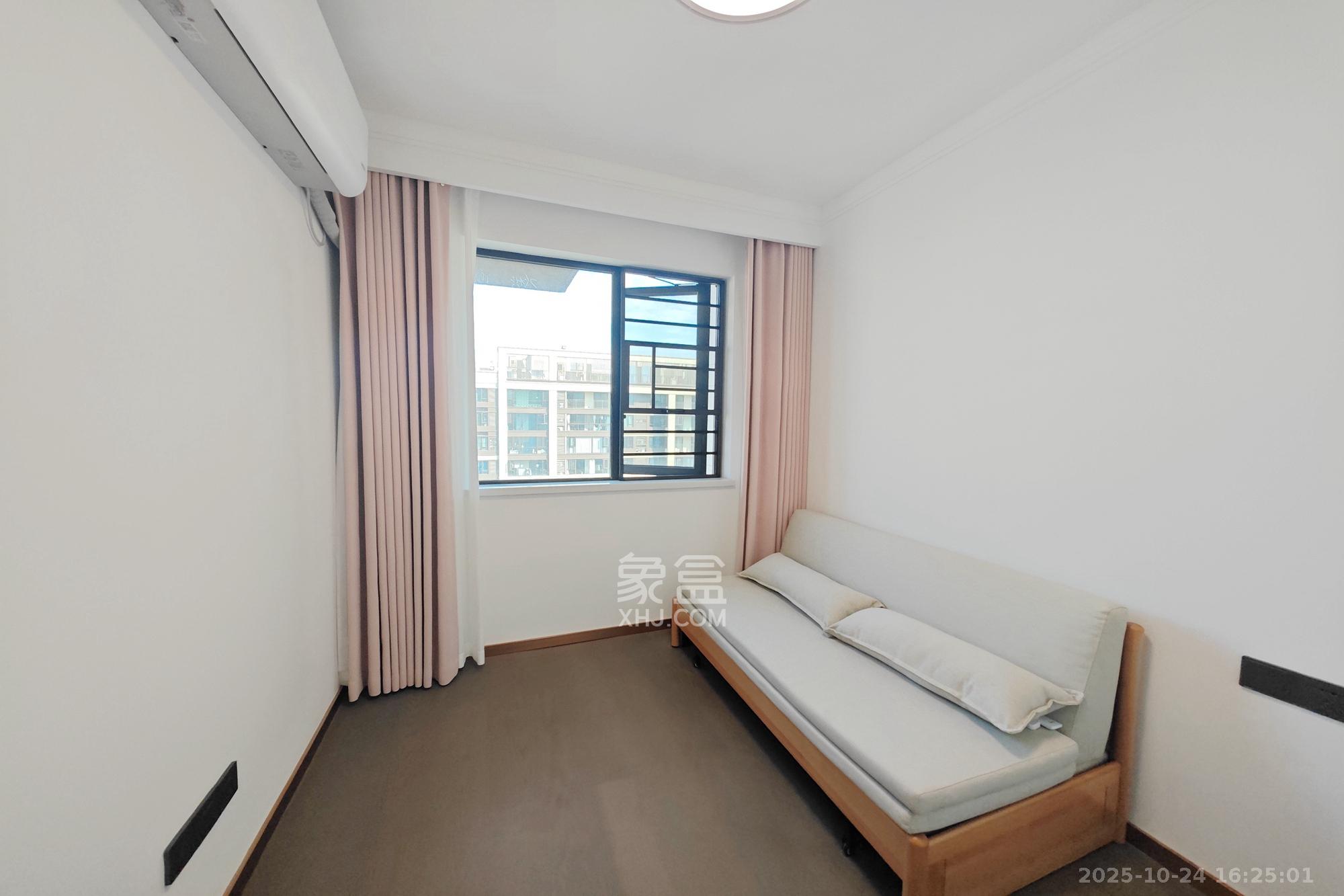 旭辉国悦府 4室2厅2卫 190.0万 旭辉国悦府 4室2厅2卫 190.0万卧室