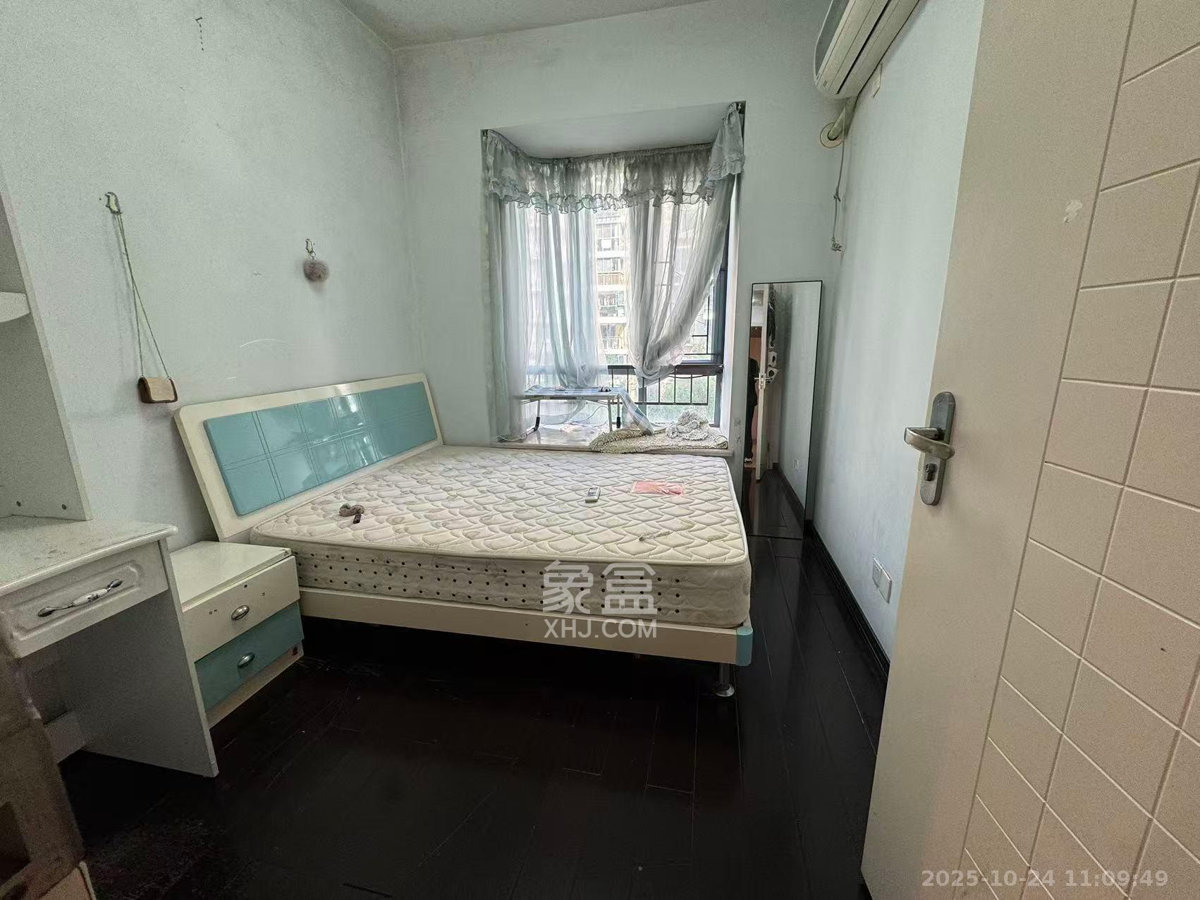 银港水晶城 3室2厅2卫 2800.0元/月 银港水晶城 3室2厅2卫 2800.0元/月室内图