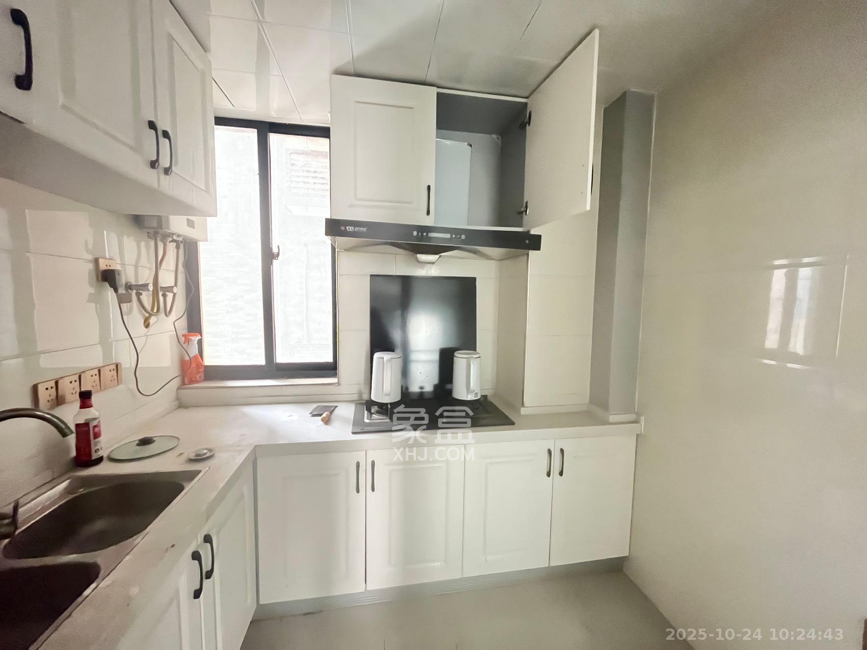 中南红领邦(红星嘉和苑) 3室2厅1卫 1800.0元/月 中南红领邦(红星嘉和苑) 3室2厅1卫 1800.0元/月室内图