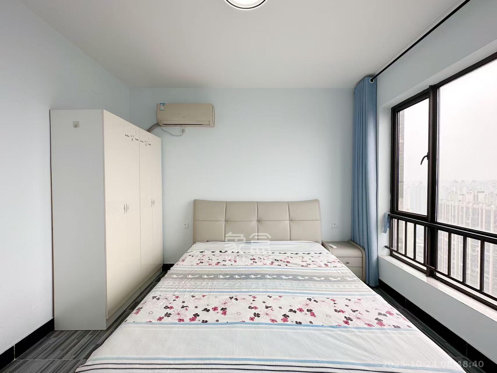 国泰九龙湾  3室2厅1卫    2100.0元/月室内图