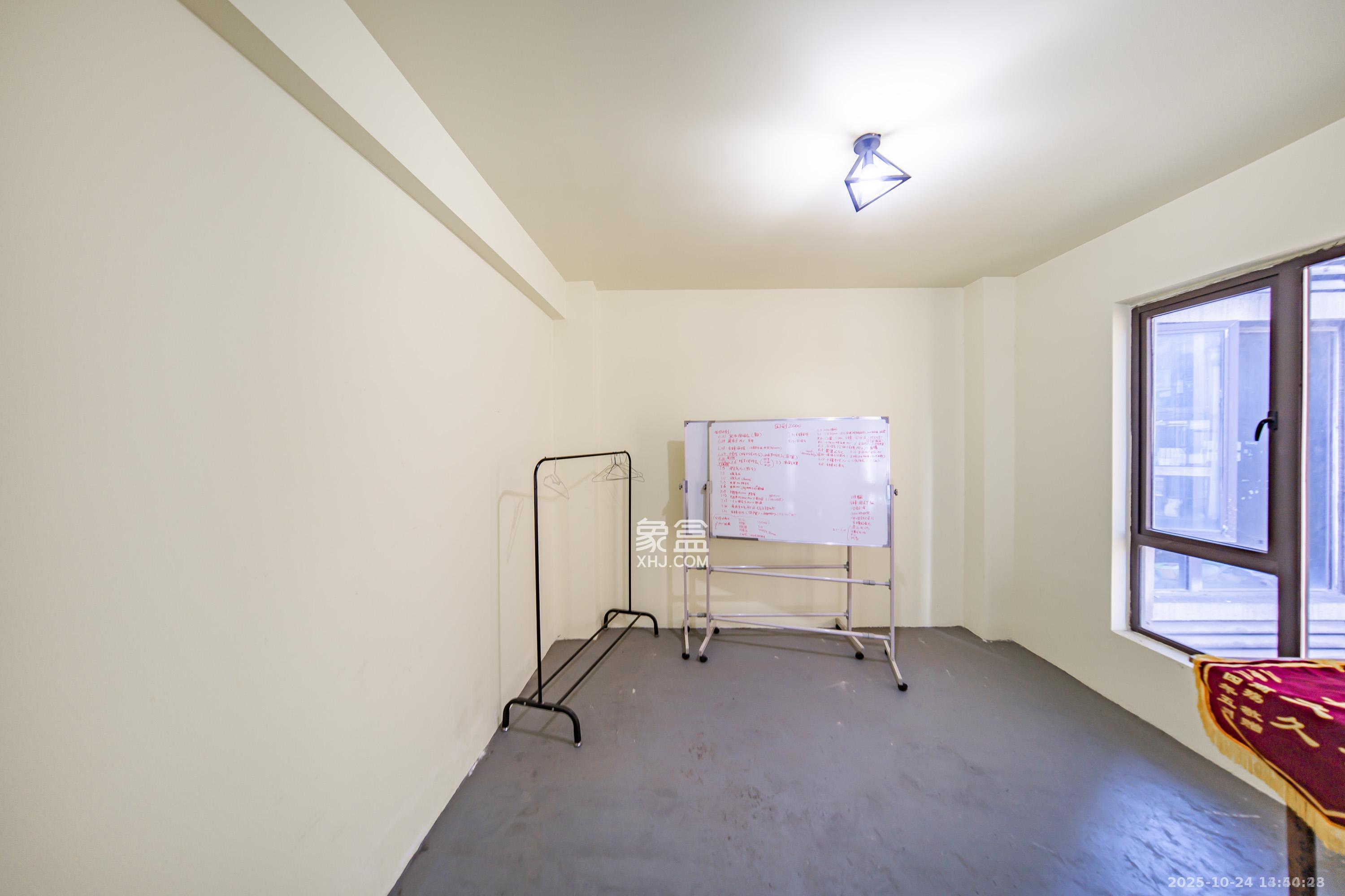 洋湖18克拉(旷远洋湖18克拉)  5室3厅2卫    4500.0元/月 洋湖18克拉(旷远洋湖18克拉)  5室3厅2卫    4500.0元/月室内图