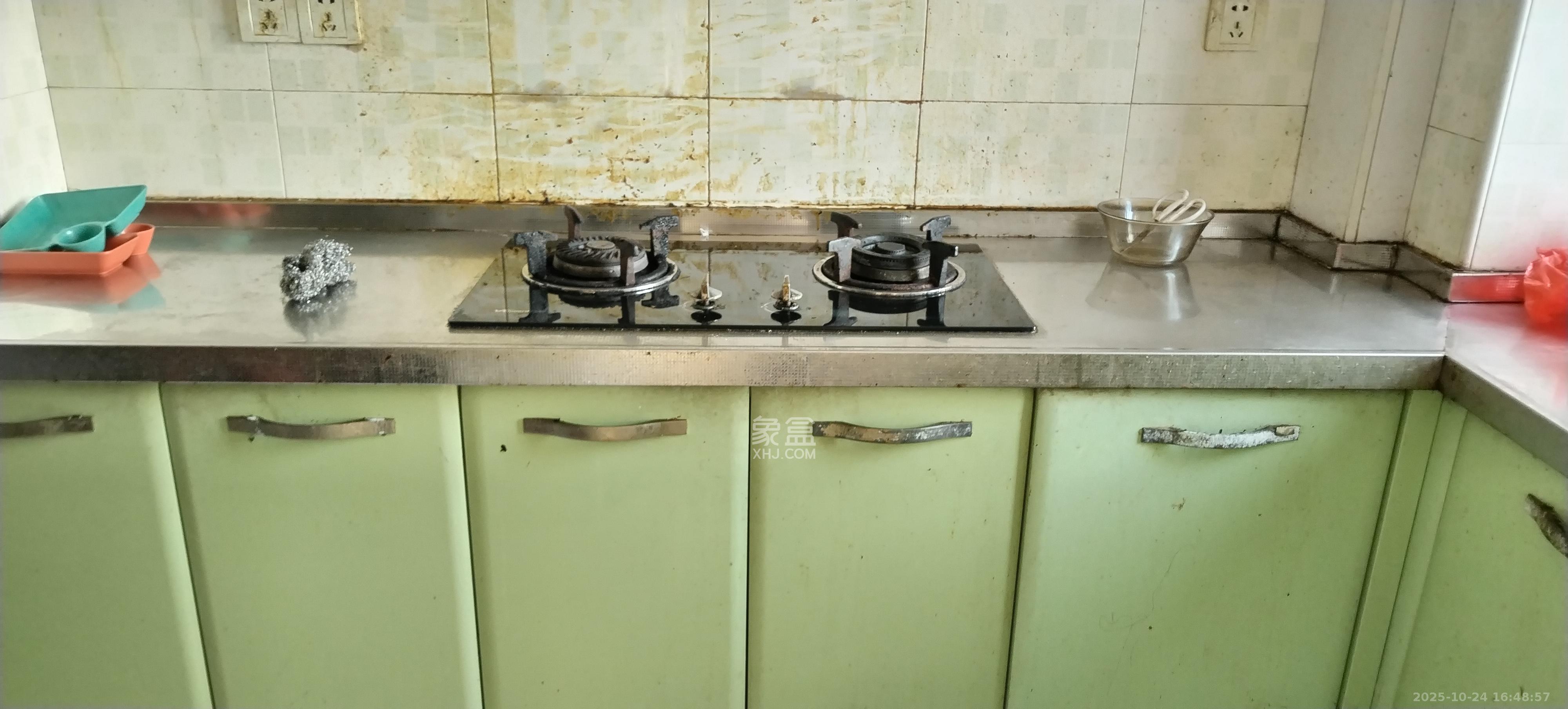 上海城小区 1室1厅1卫 1400.0元/月 上海城小区 1室1厅1卫 1400.0元/月室内图