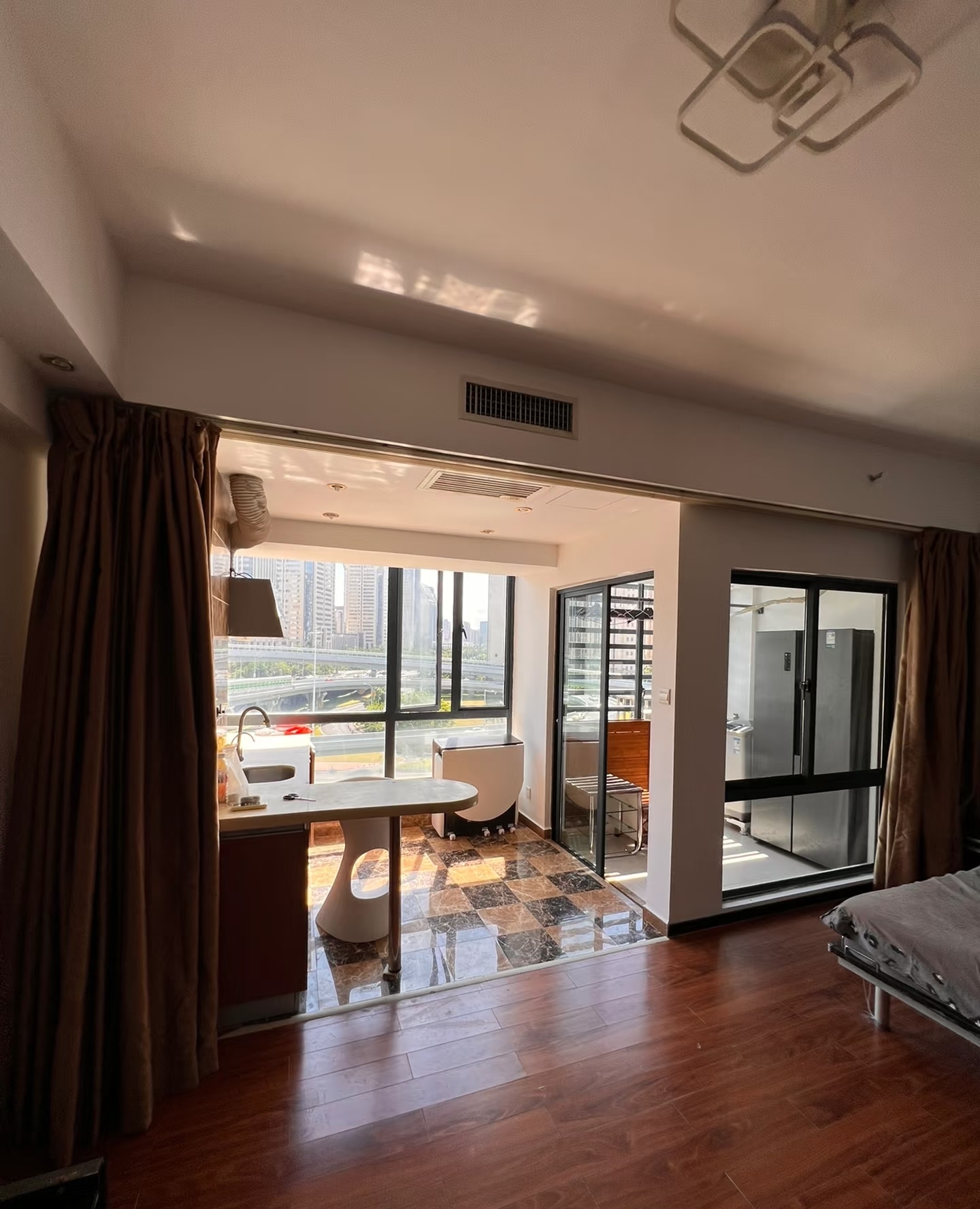 申鑫国际广场  2室2厅1卫    2300.0元/月室内图1