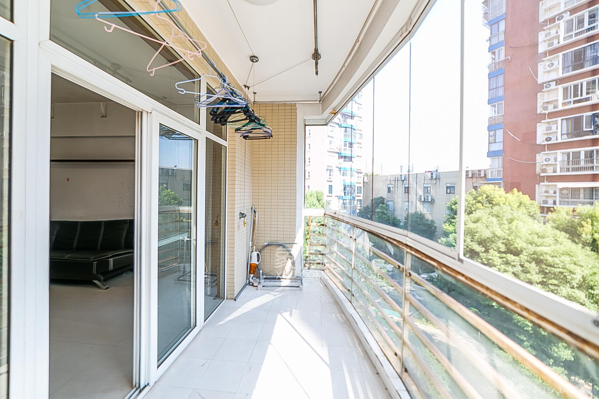 湘中海星之都  3室2厅2卫    110.0万 湘中海星之都  3室2厅2卫    110.0万阳台